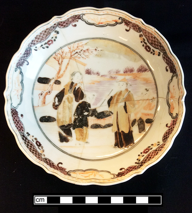 Chinese export porcelain saucer, painted overglaze. Rim diameter: 5.50” - 18BC38.