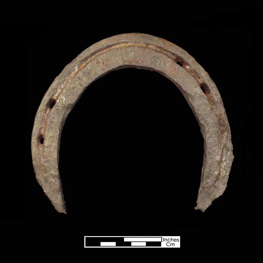 Image of iron horseshoe.
