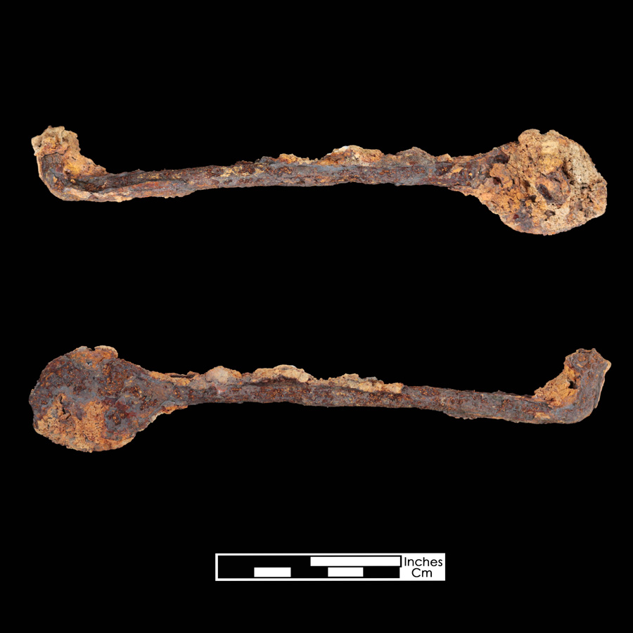 Image of iron saddle part.