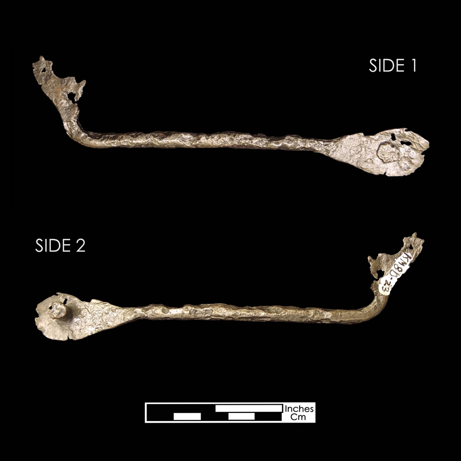 Image of iron saddle part.