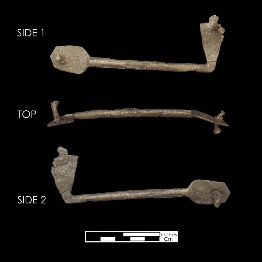 Image of iron saddle part.