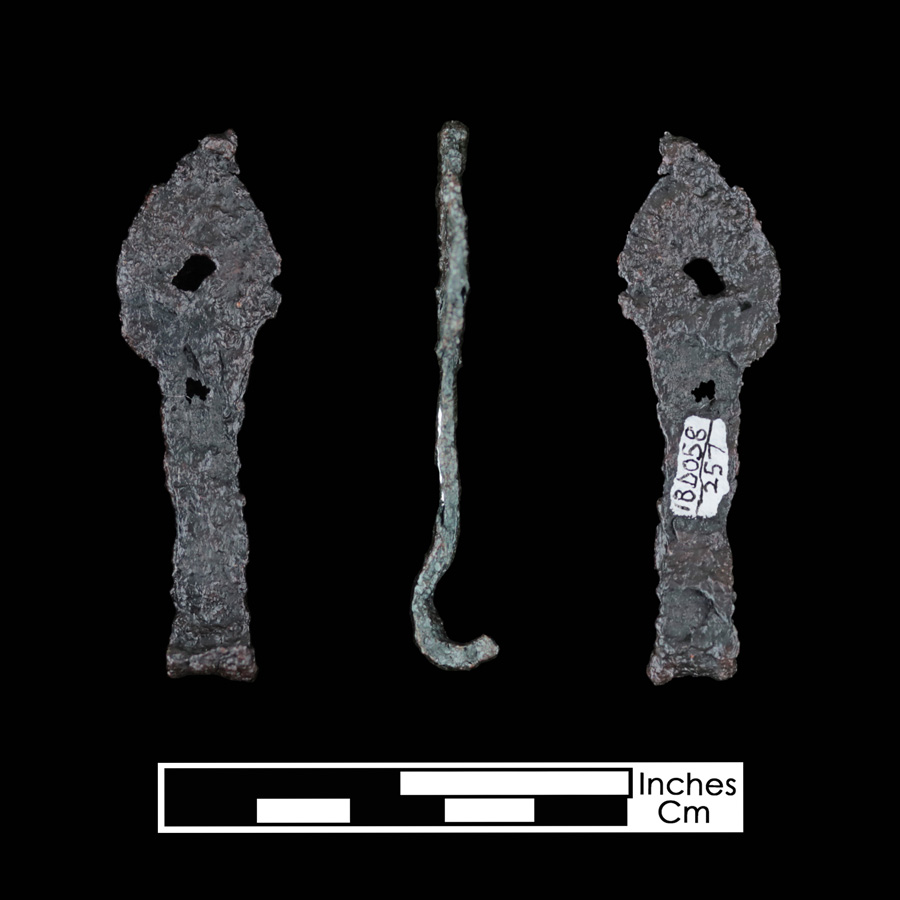 Image of iron saddle part.