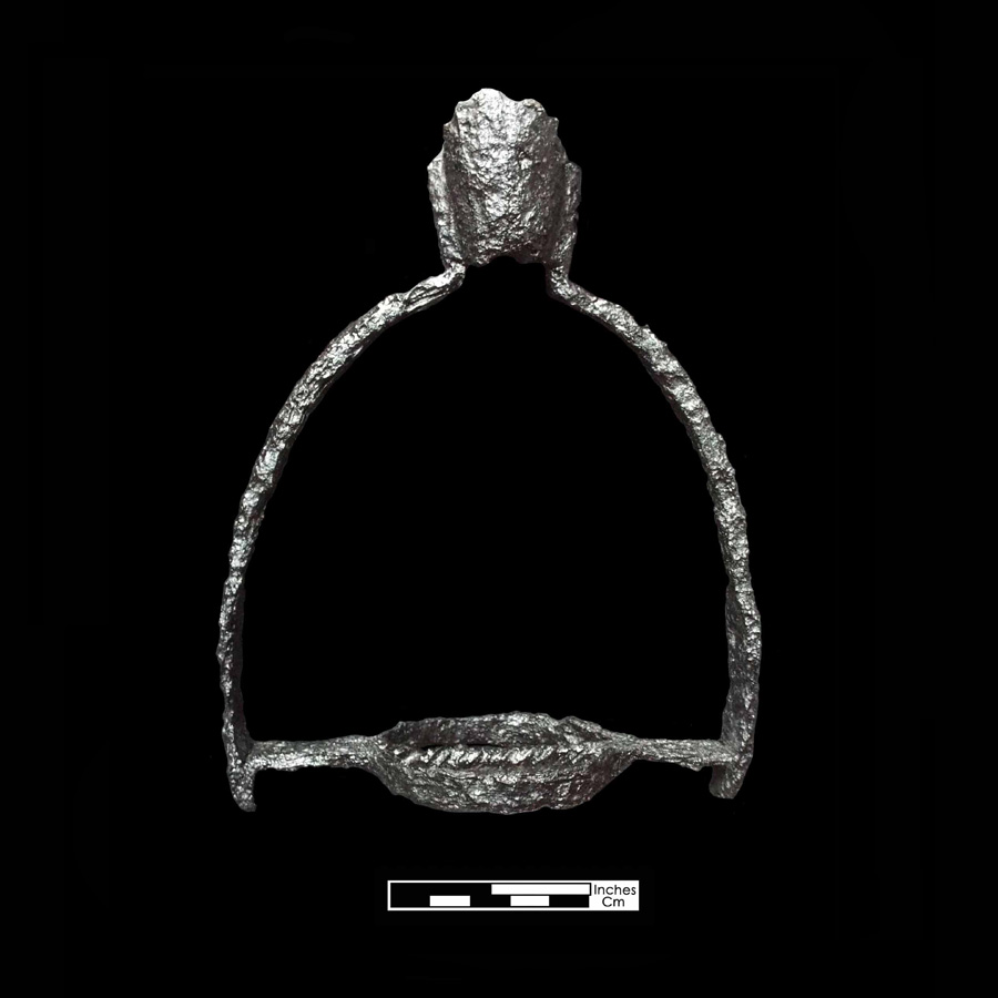Image of iron stirrup.