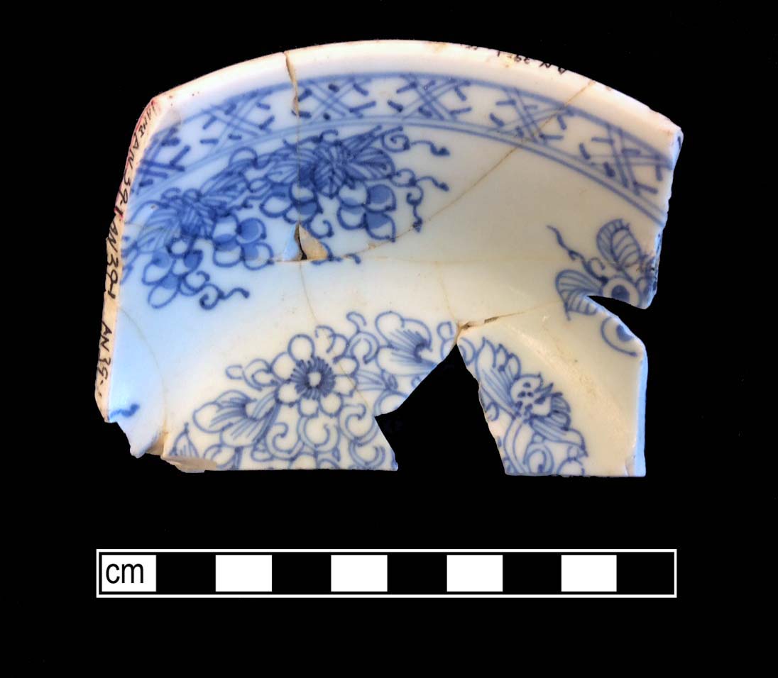 Image of Chinese hard-paste porcelain fragment.