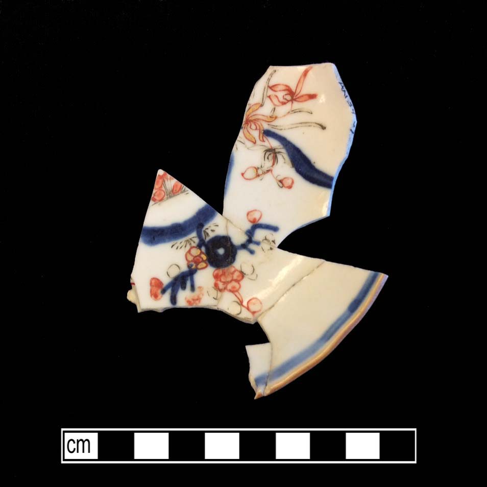 Image of Chinese hard-paste porcelain fragment.