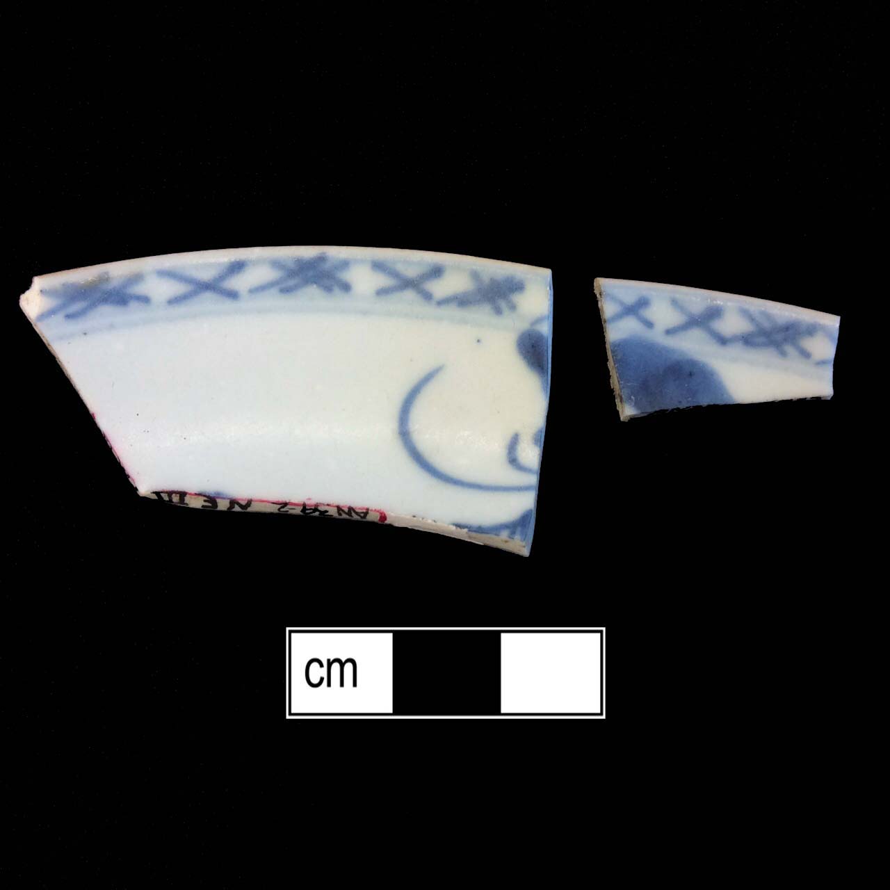 Image of Chinese hard-paste porcelain fragment.