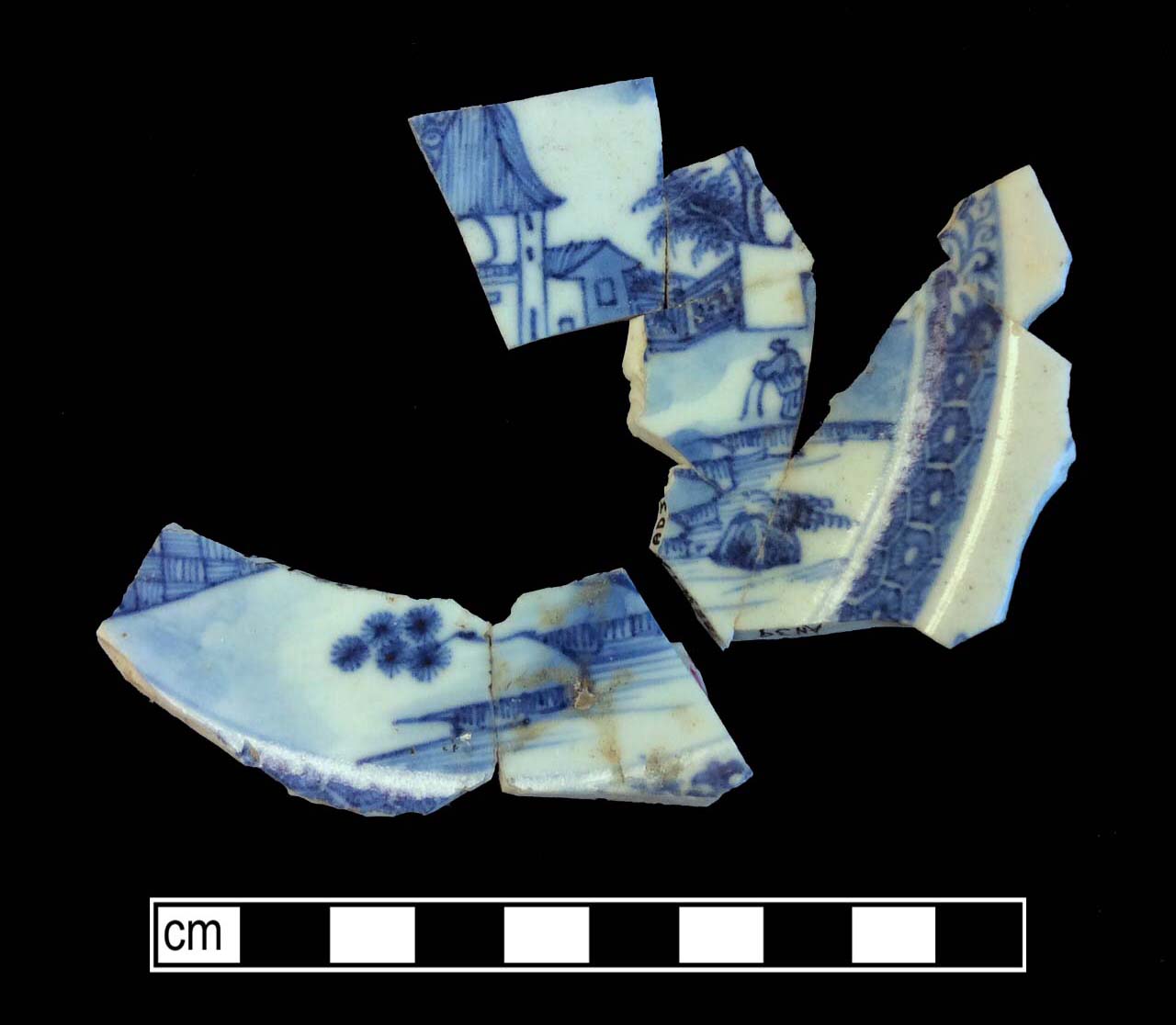 Image of Chinese hard-paste porcelain fragment.