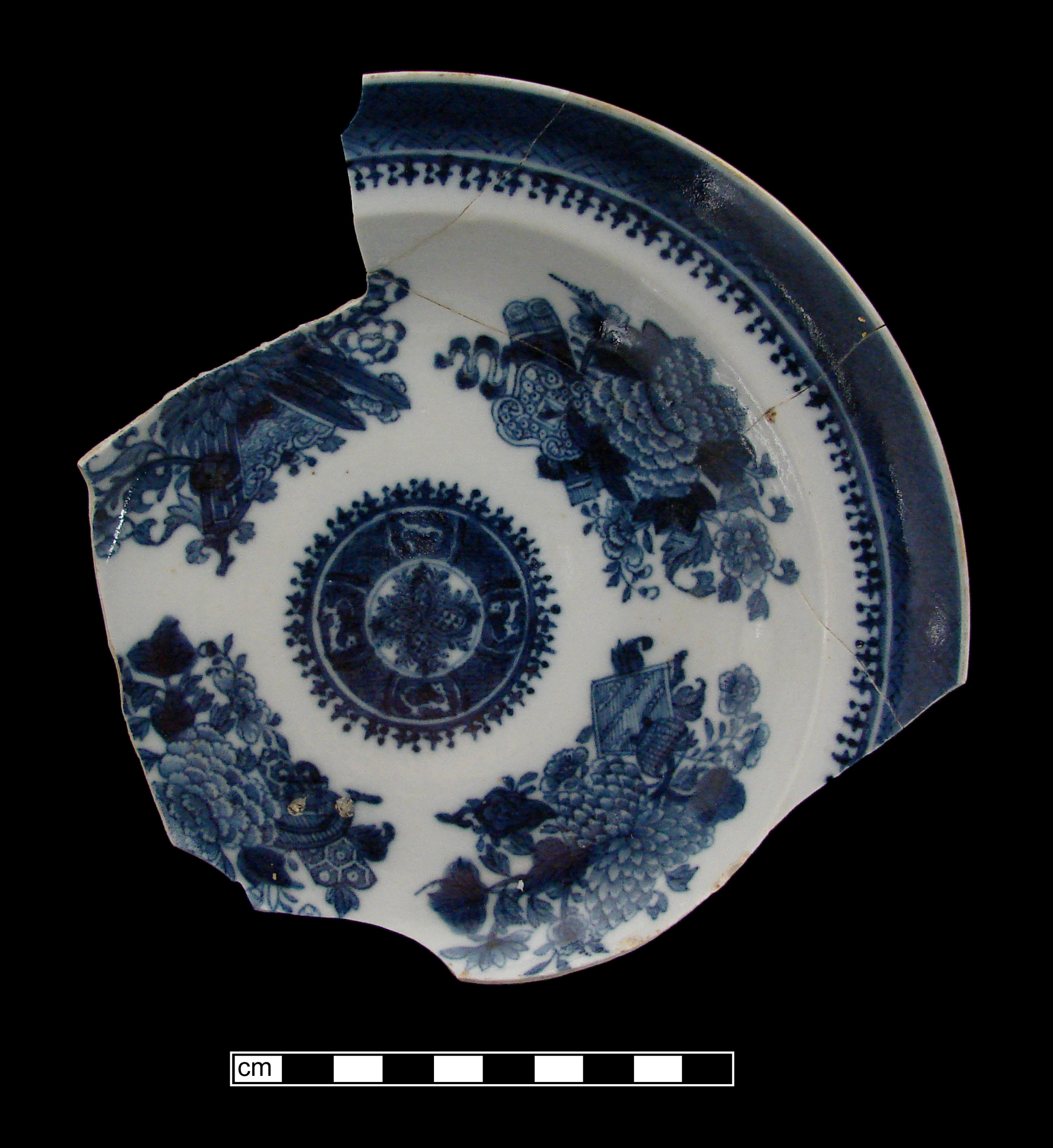Image of Chinese hard-paste porcelain fragment.