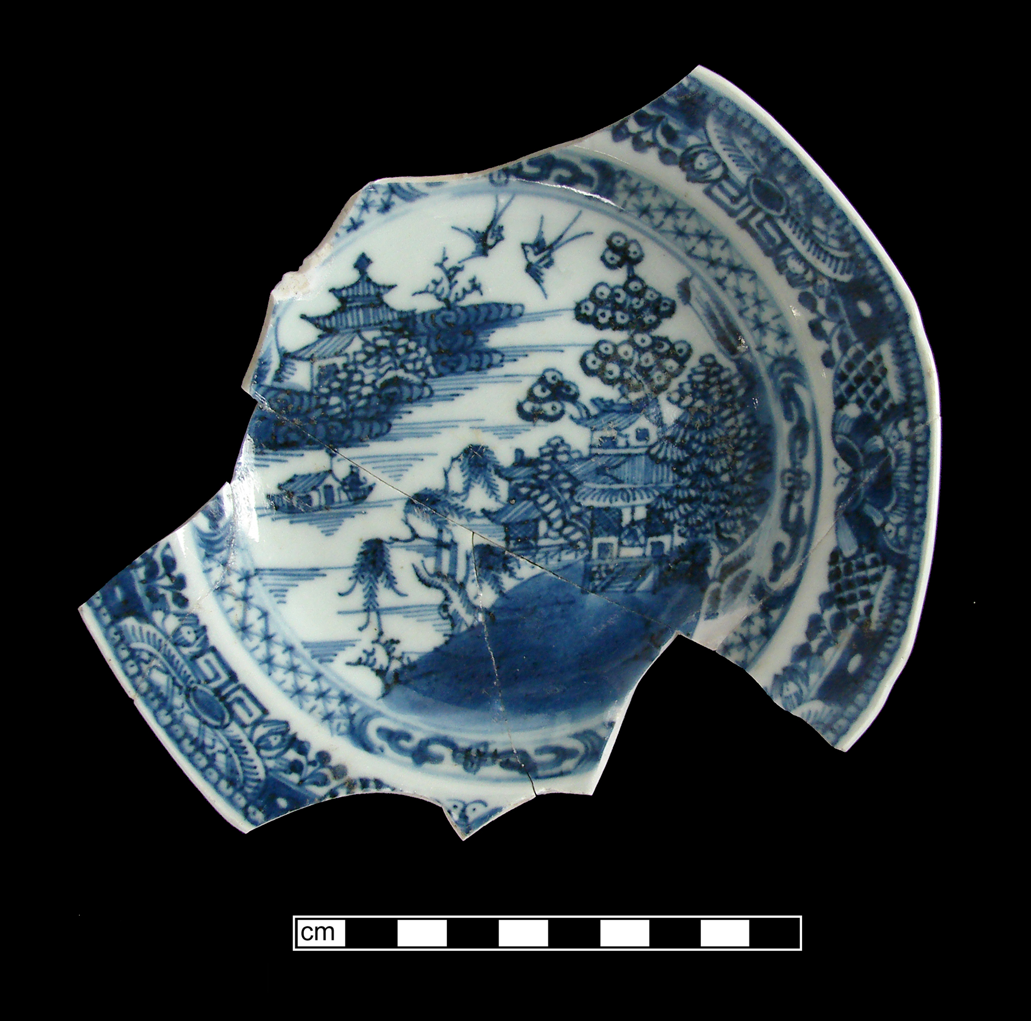 Image of Chinese hard-paste porcelain fragment.