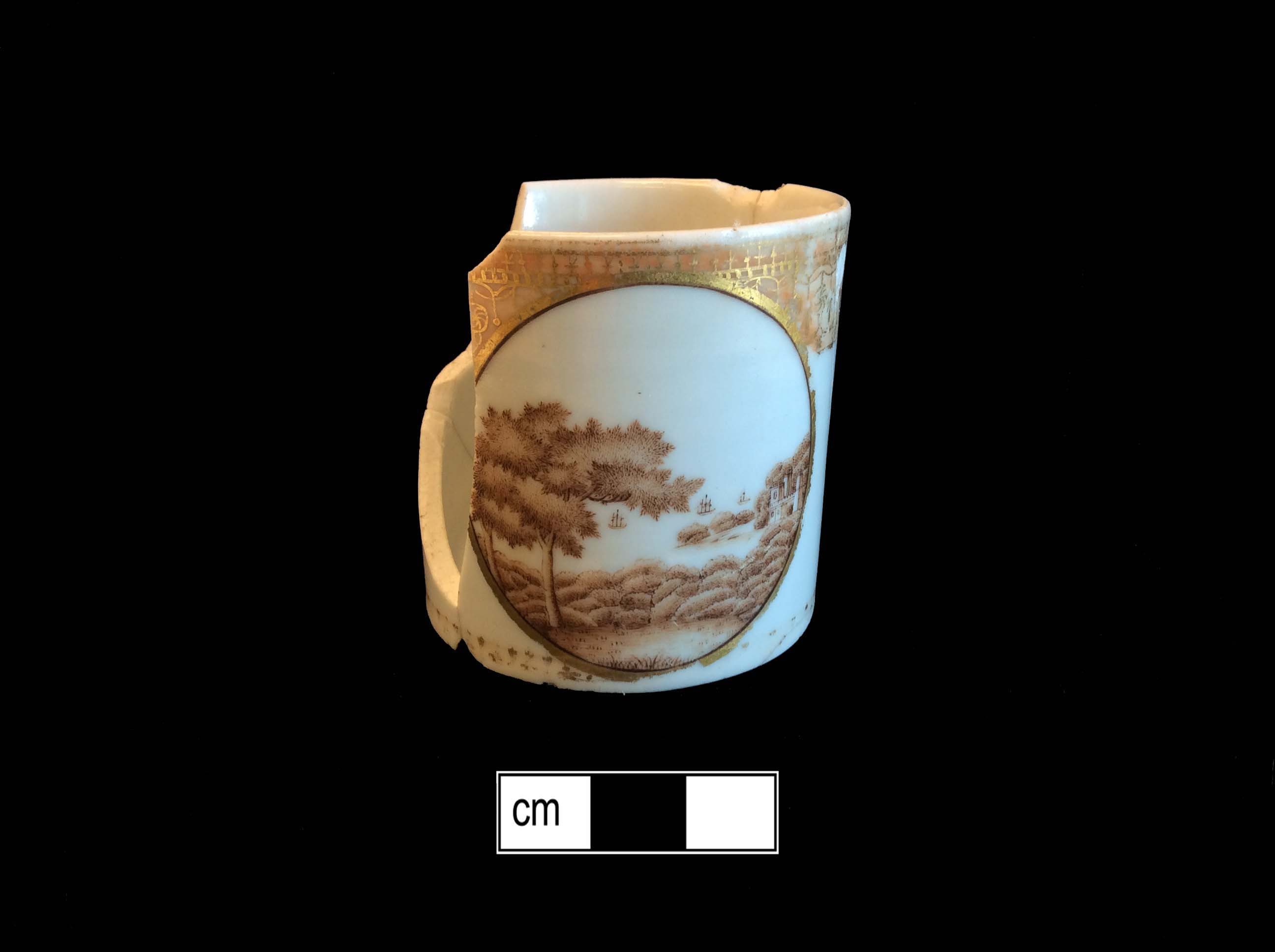 Image of Chinese hard-paste porcelain fragment.