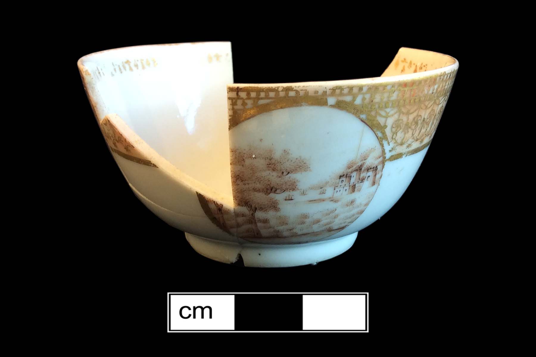 Image of Chinese hard-paste porcelain fragment.