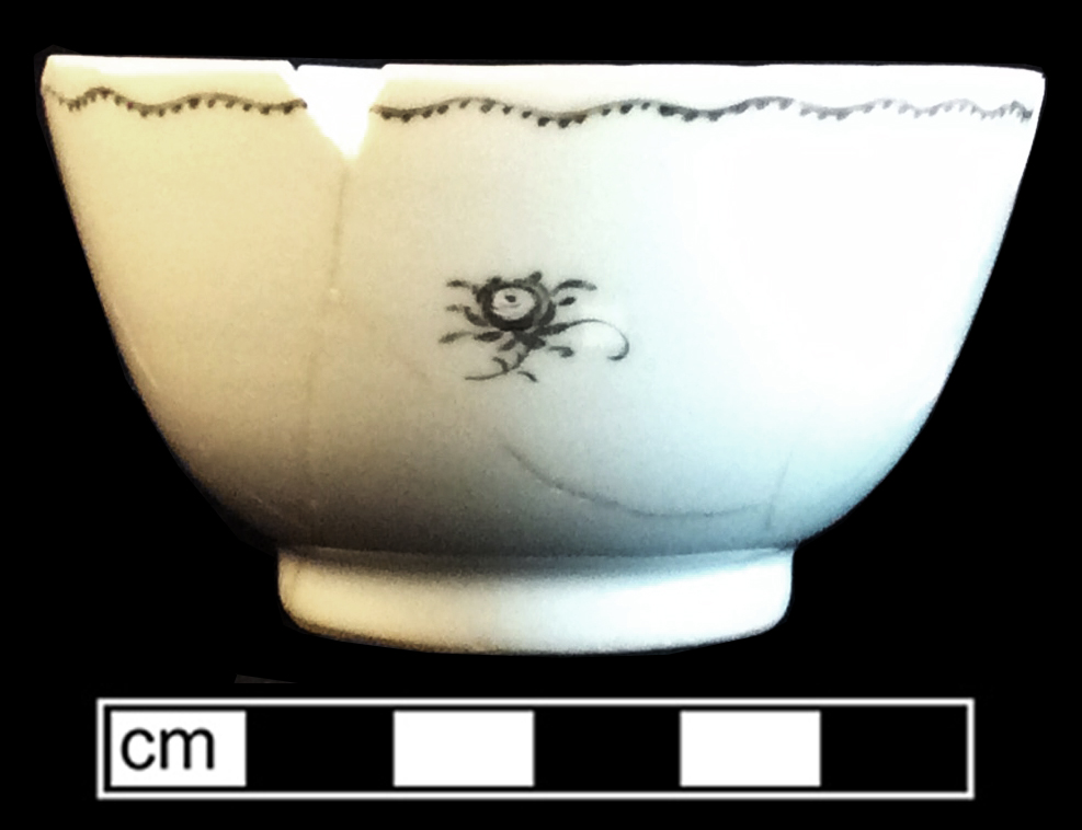Image of Chinese hard-paste porcelain fragment.