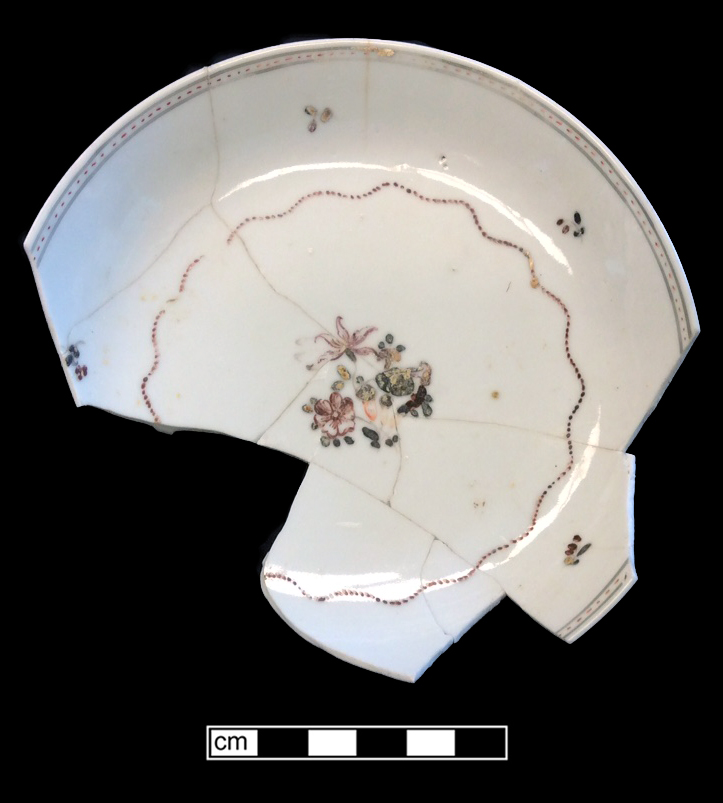Image of Chinese hard-paste porcelain fragment.