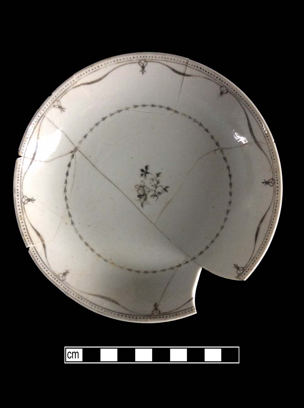 Image of Chinese hard-paste porcelain fragment.