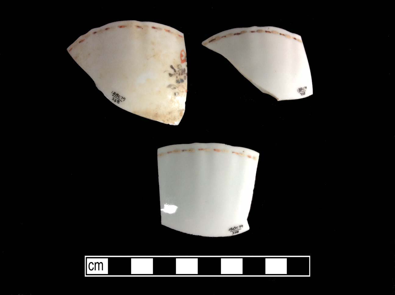 Image of Chinese hard-paste porcelain fragment.