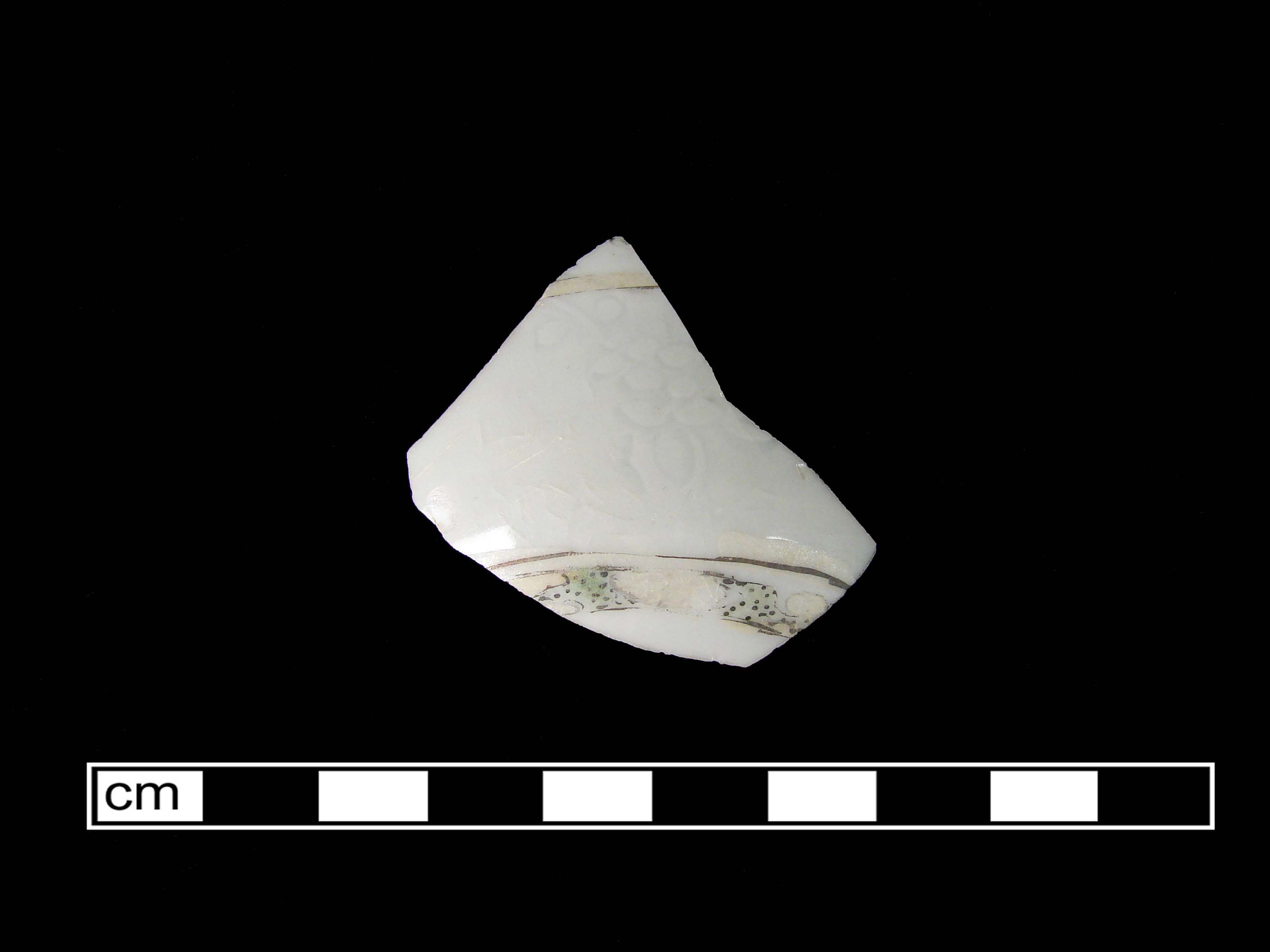 Image of Chinese hard-paste porcelain fragment.