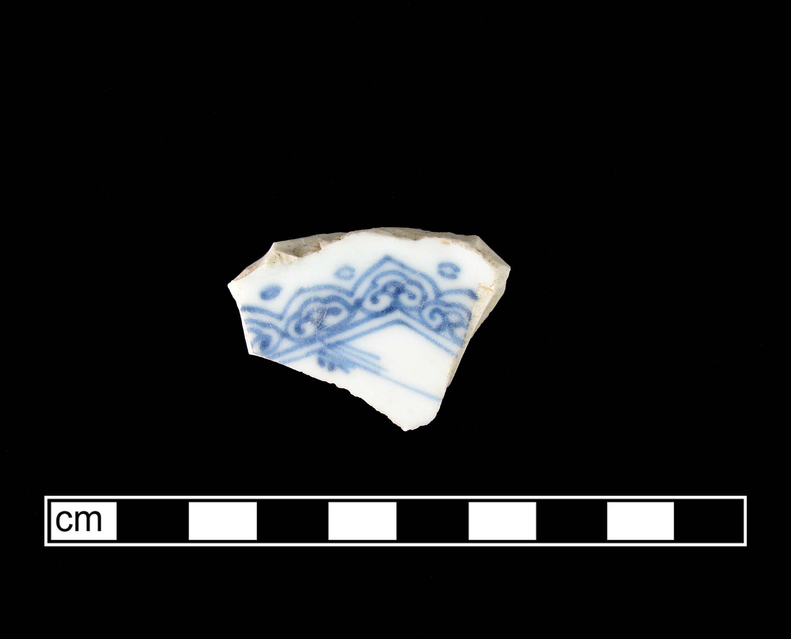 Image of Chinese hard-paste porcelain fragment.