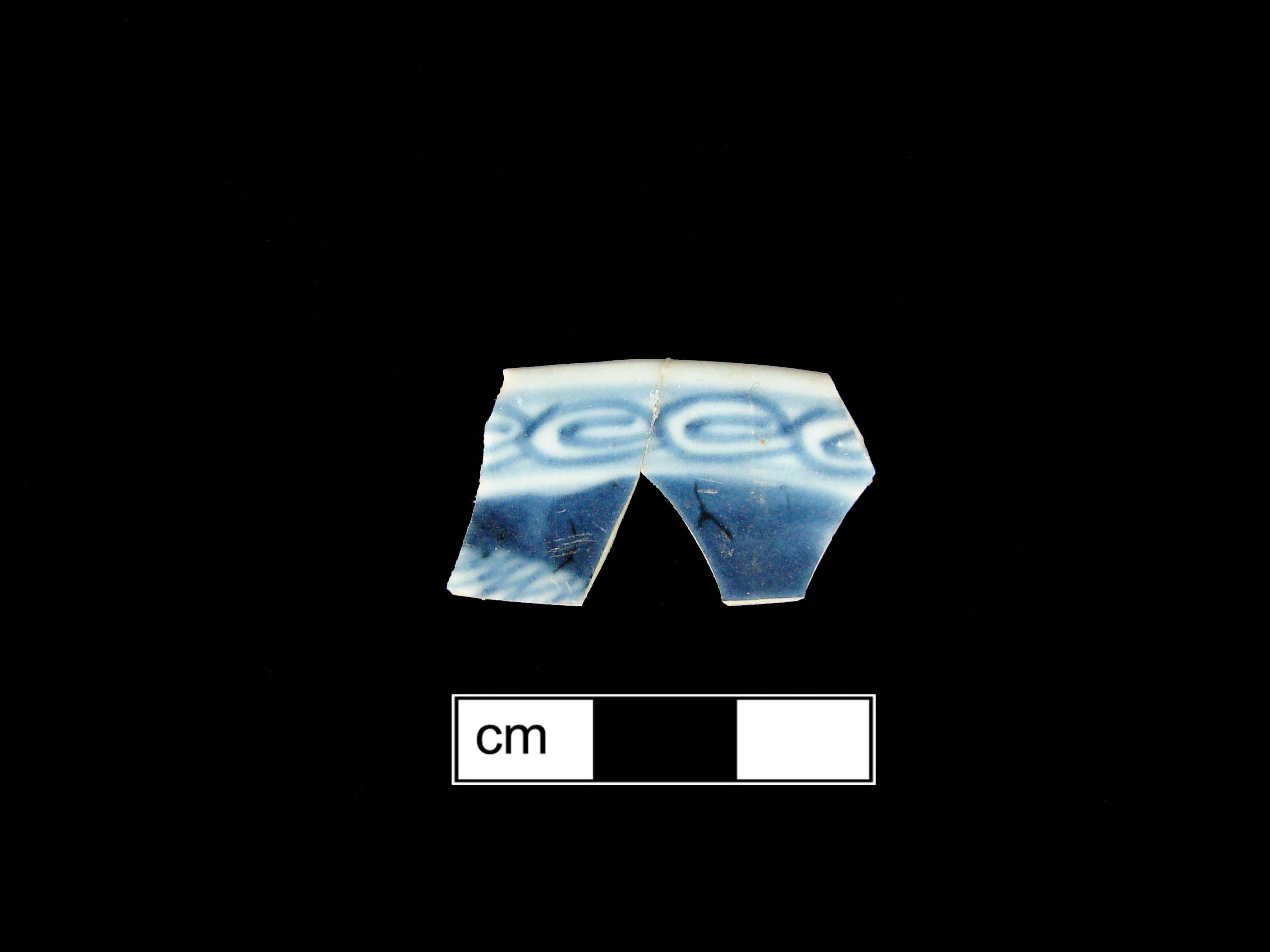 Image of Chinese hard-paste porcelain fragment.