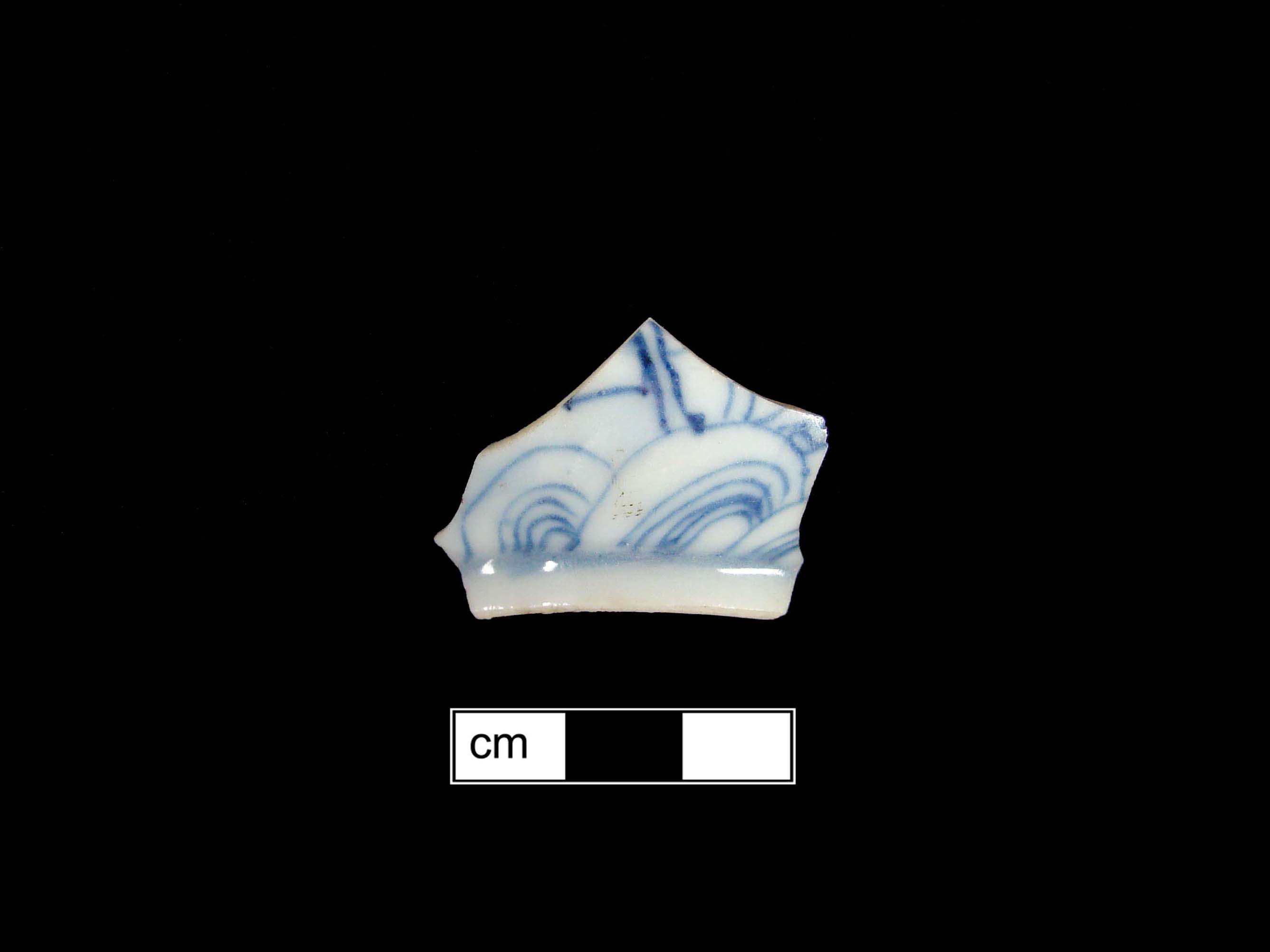 Image of Chinese hard-paste porcelain fragment.