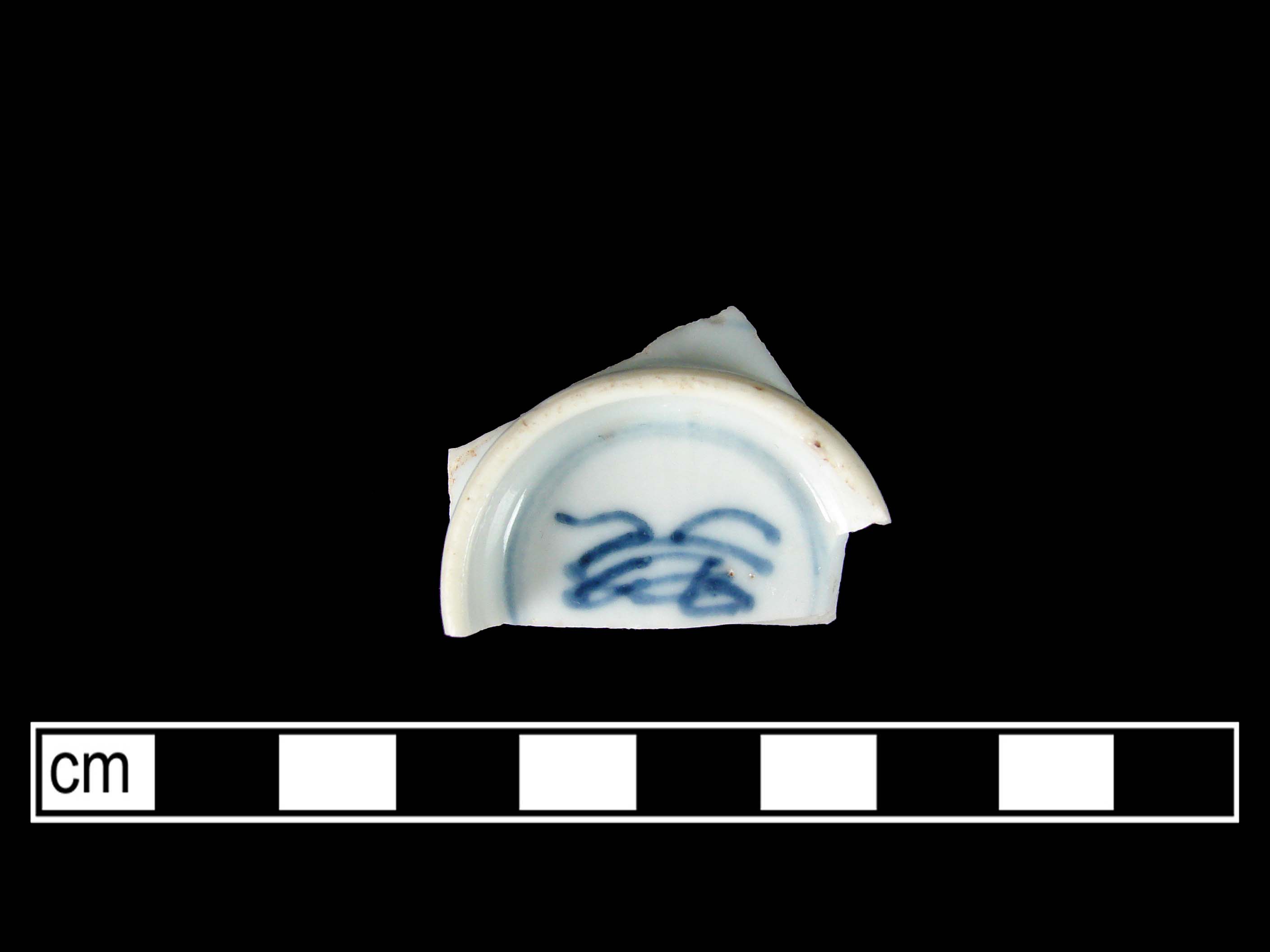 Image of Chinese hard-paste porcelain fragment.