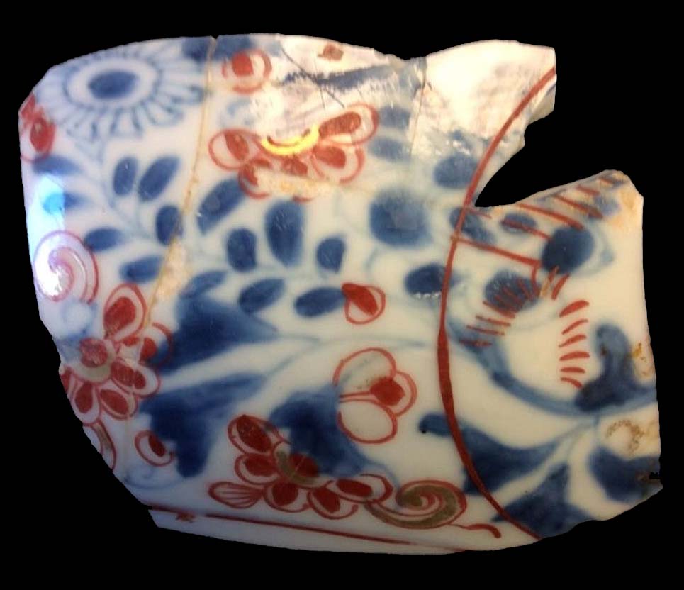 Image of Chinese hard-paste porcelain fragment.