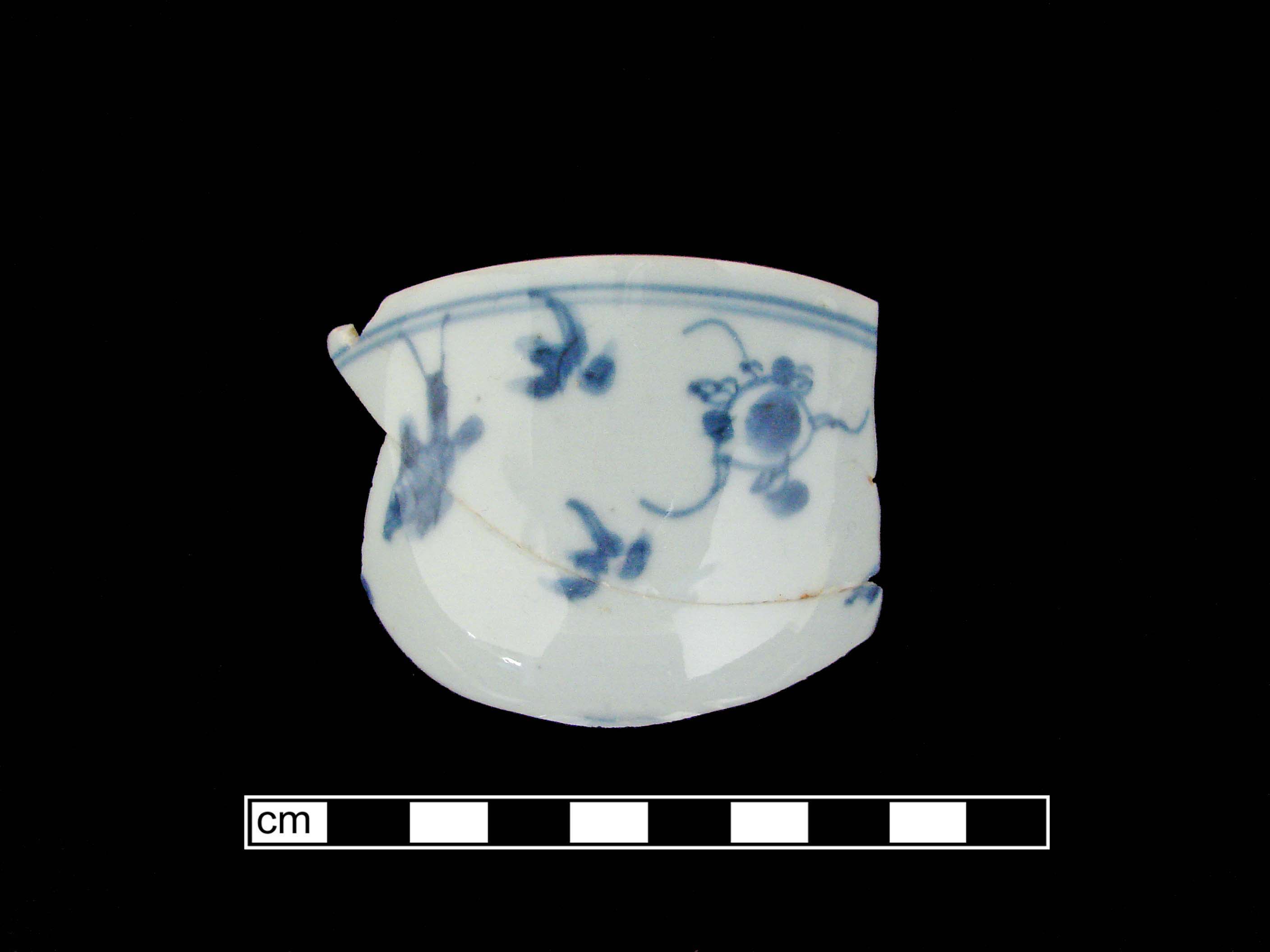 Image of Chinese hard-paste porcelain fragment.