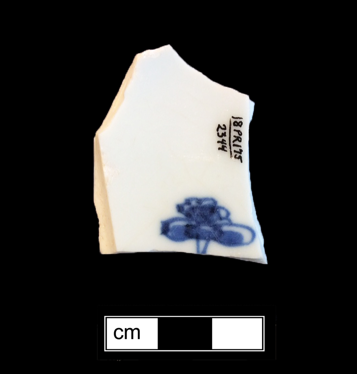 Image of Chinese hard-paste porcelain fragment.