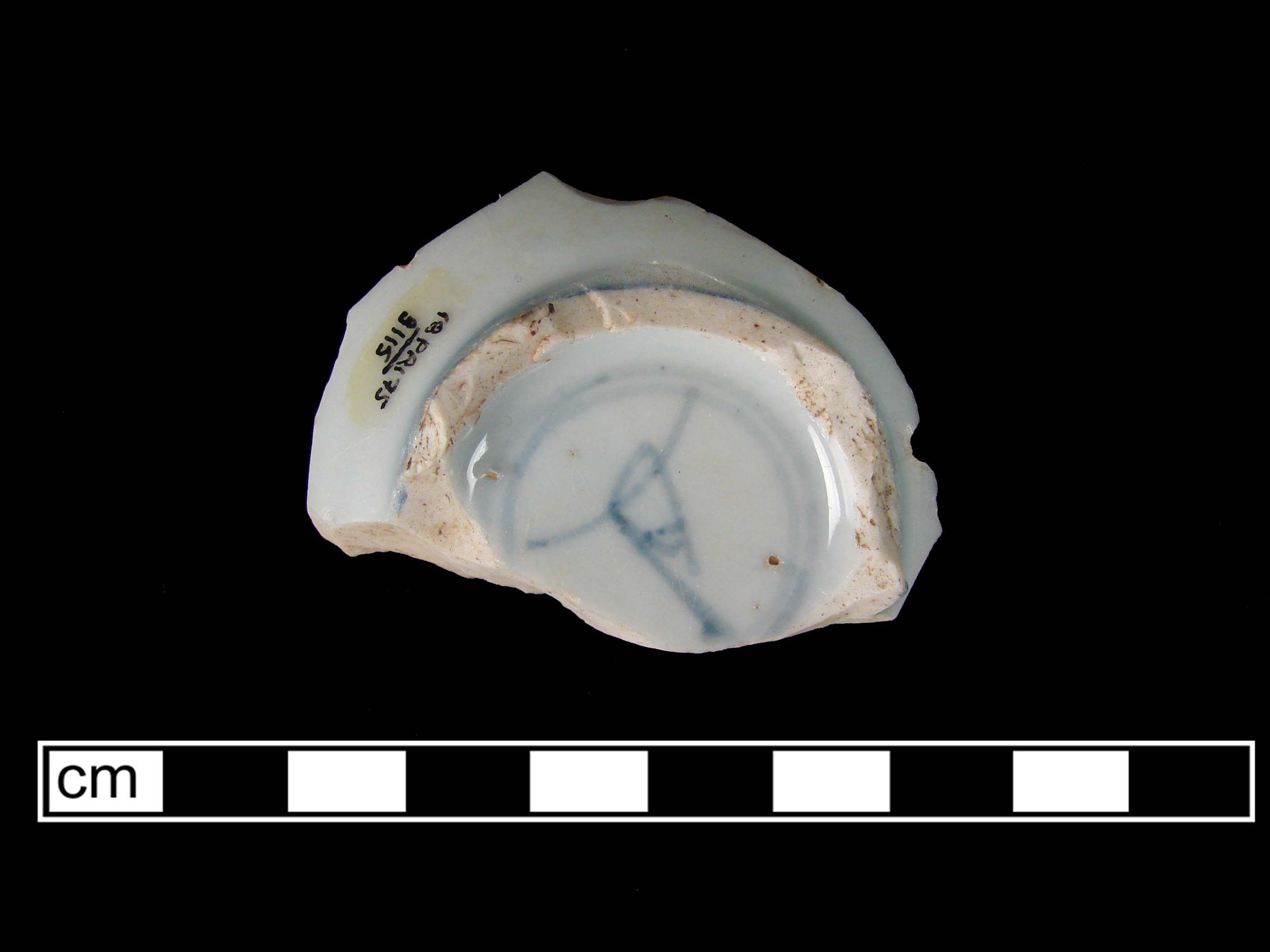 Image of Chinese hard-paste porcelain fragment.