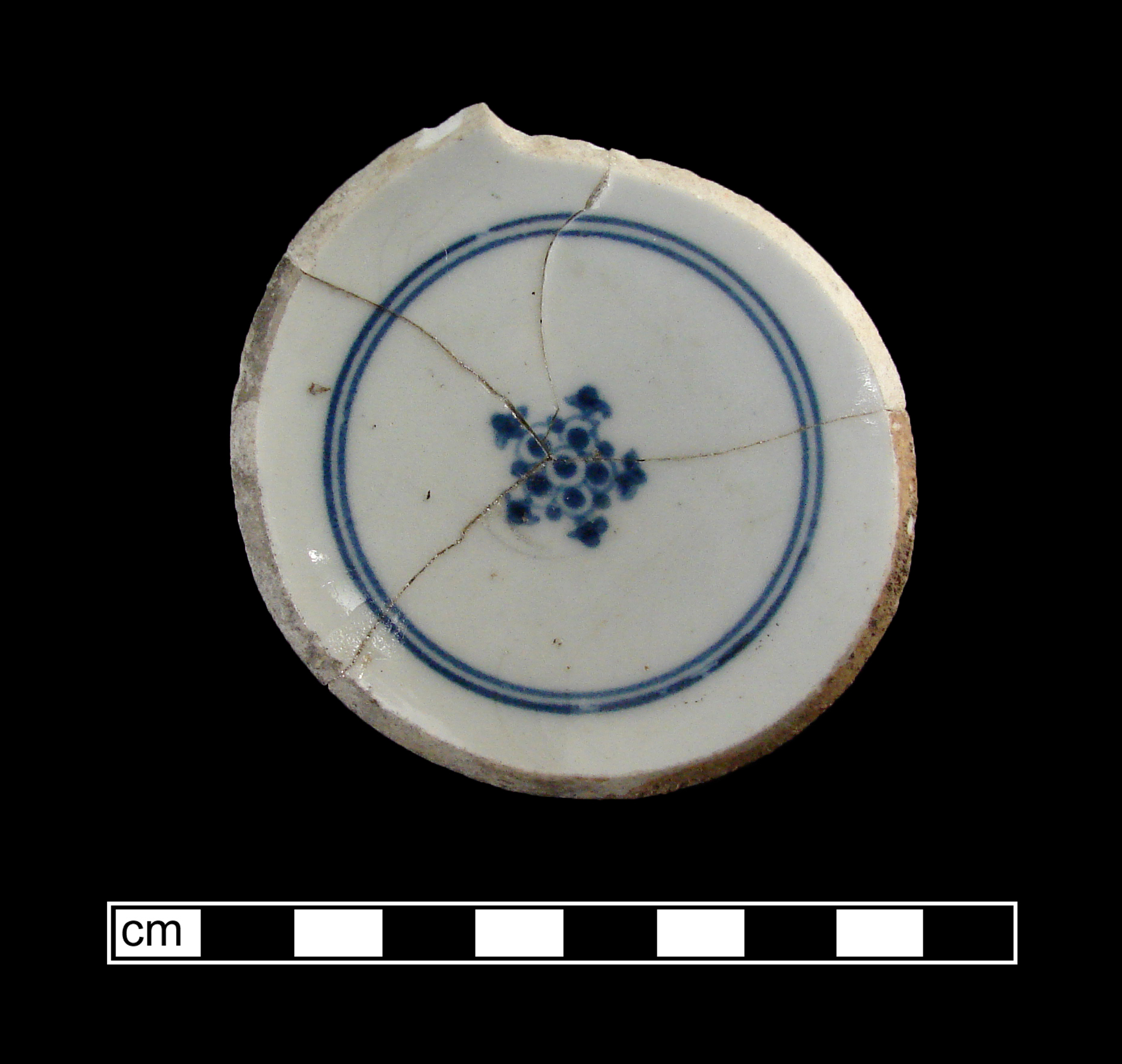 Image of Chinese hard-paste porcelain fragment.
