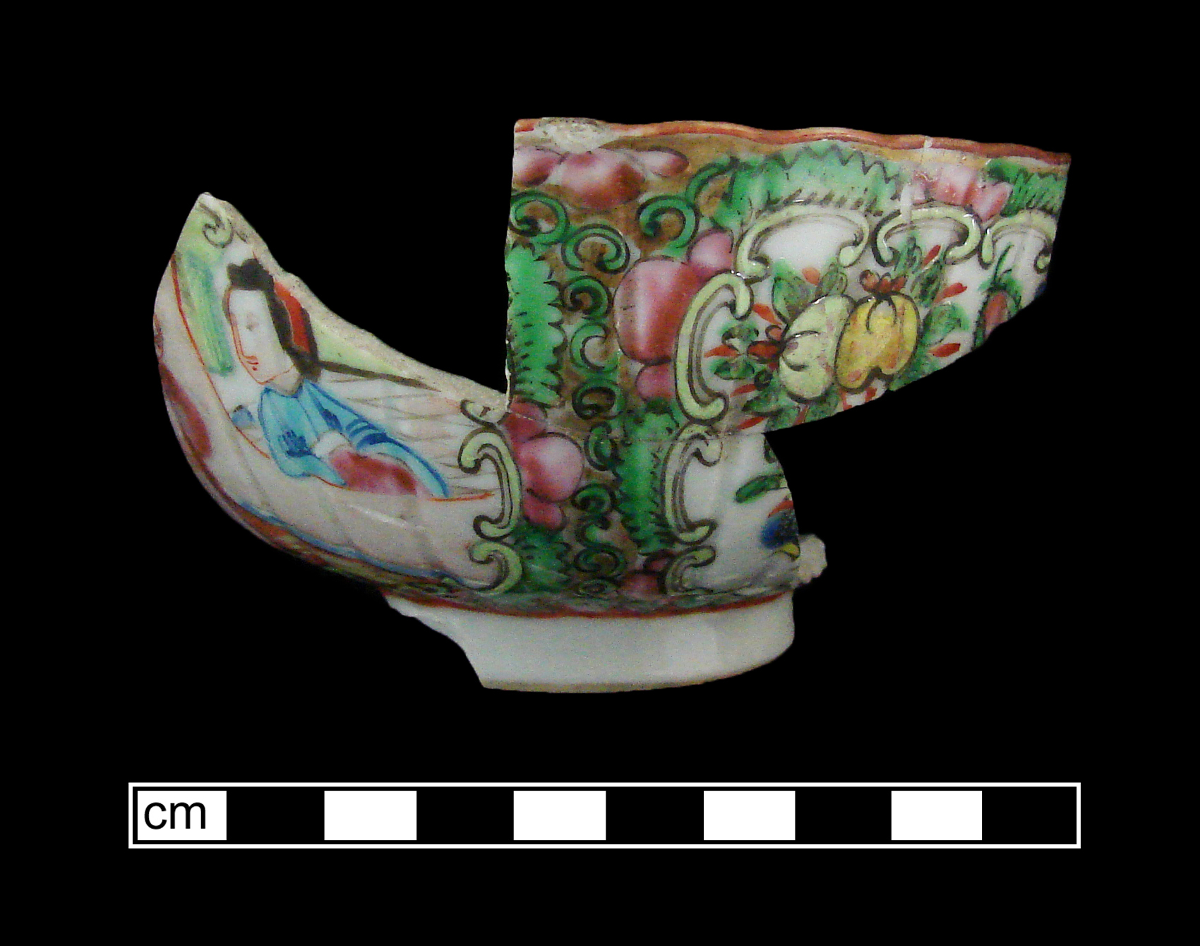Image of Chinese hard-paste porcelain fragment.