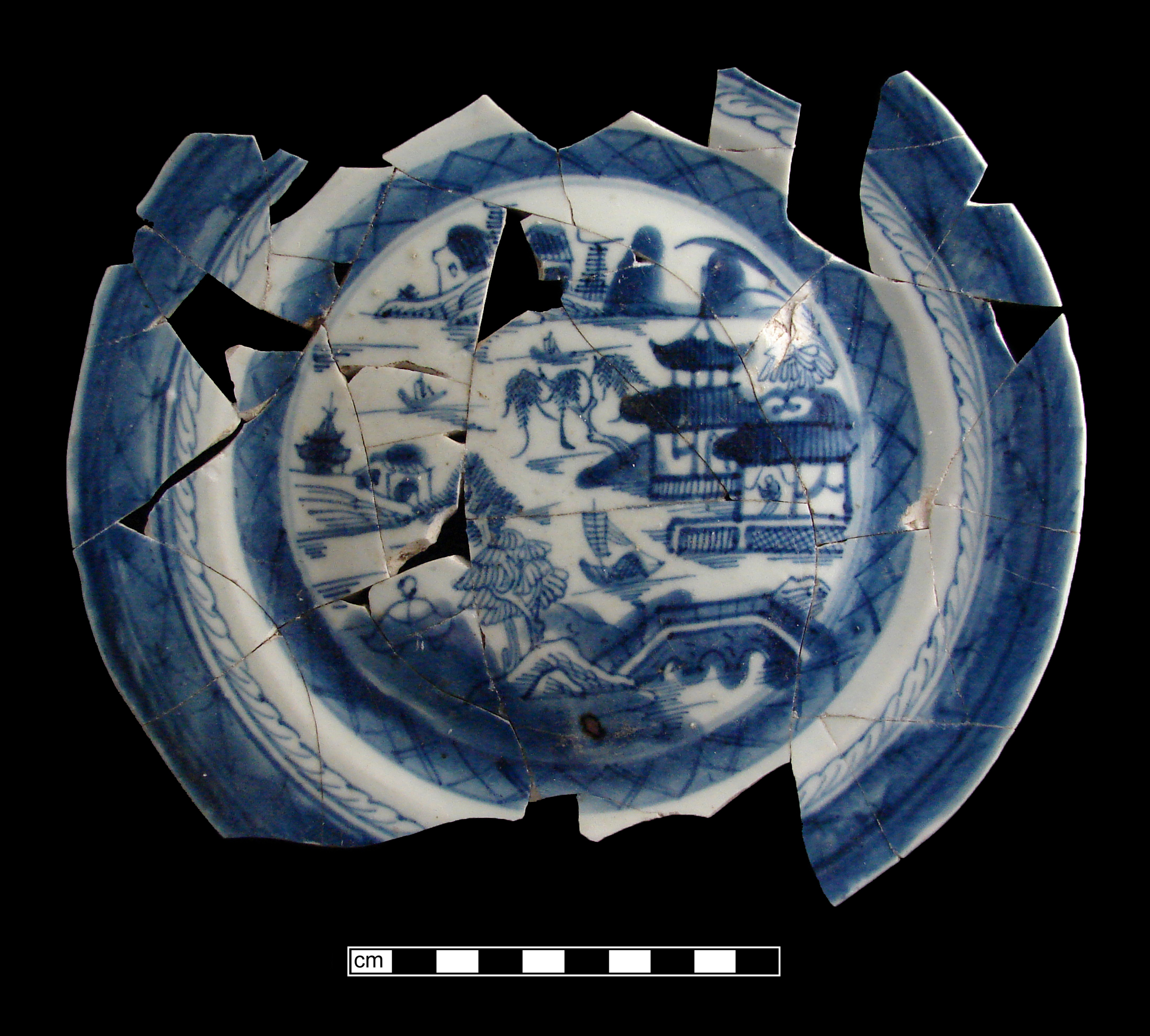 Image of Chinese hard-paste porcelain fragment.