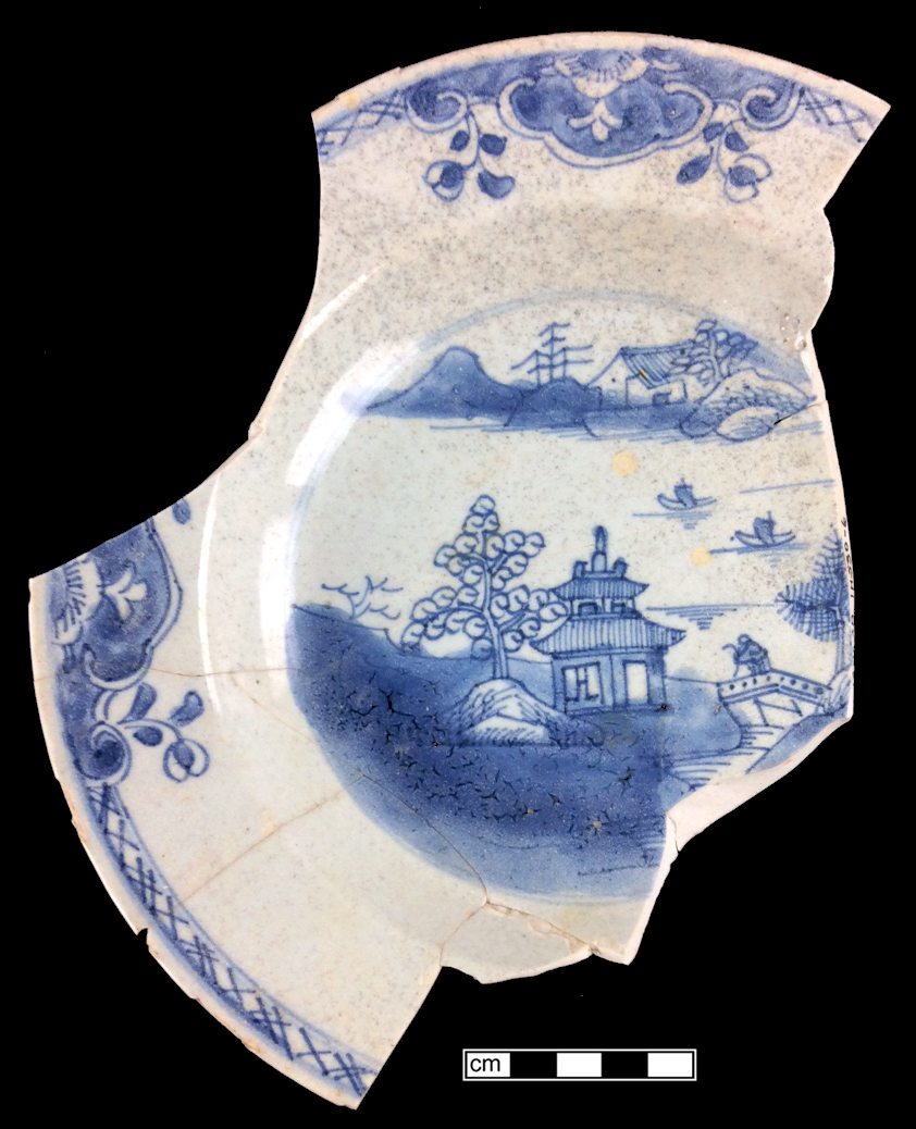Image of Chinese hard-paste porcelain fragment.