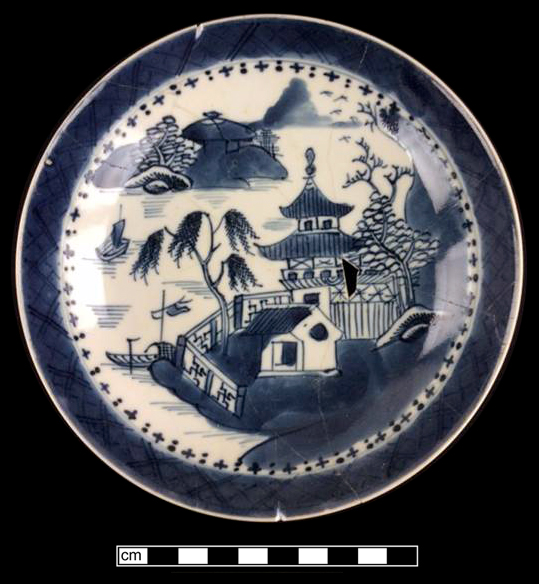 Image of Chinese hard-paste porcelain fragment.