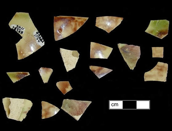 Image of clouded or tortoiseshell glazed fragment.