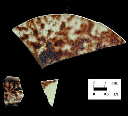 Image of clouded or tortoiseshell glazed fragment.