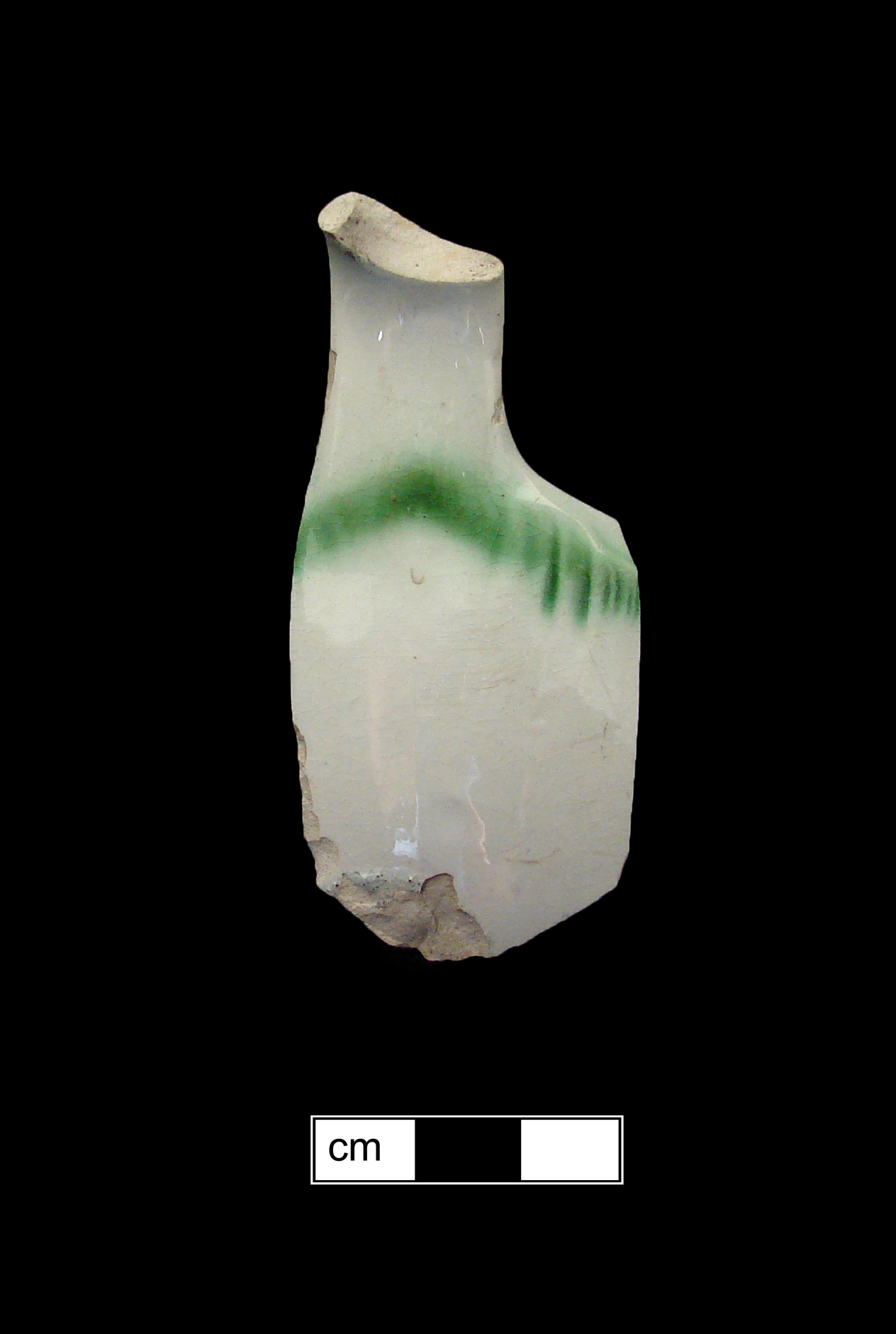 Image of edged earthenware fragment.