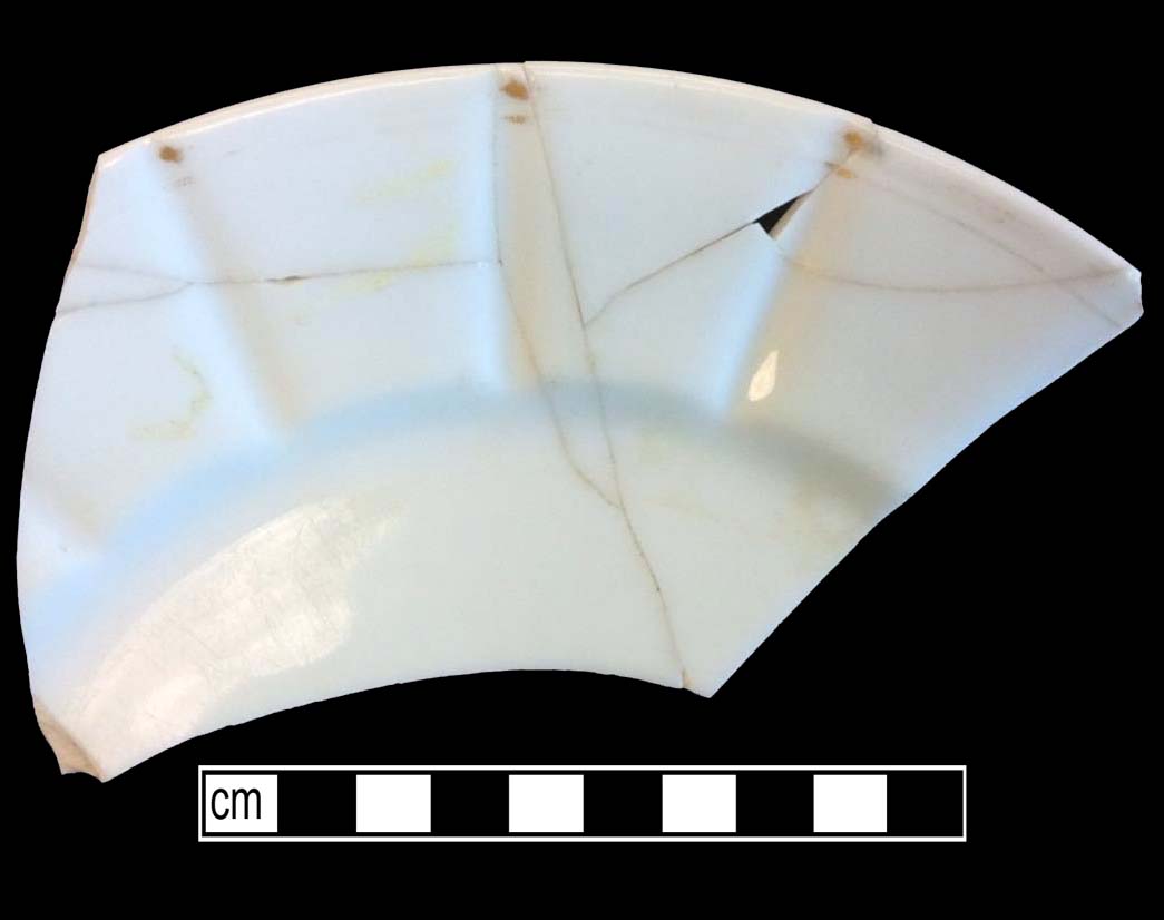 Image of European hard-paste porcelain fragment.