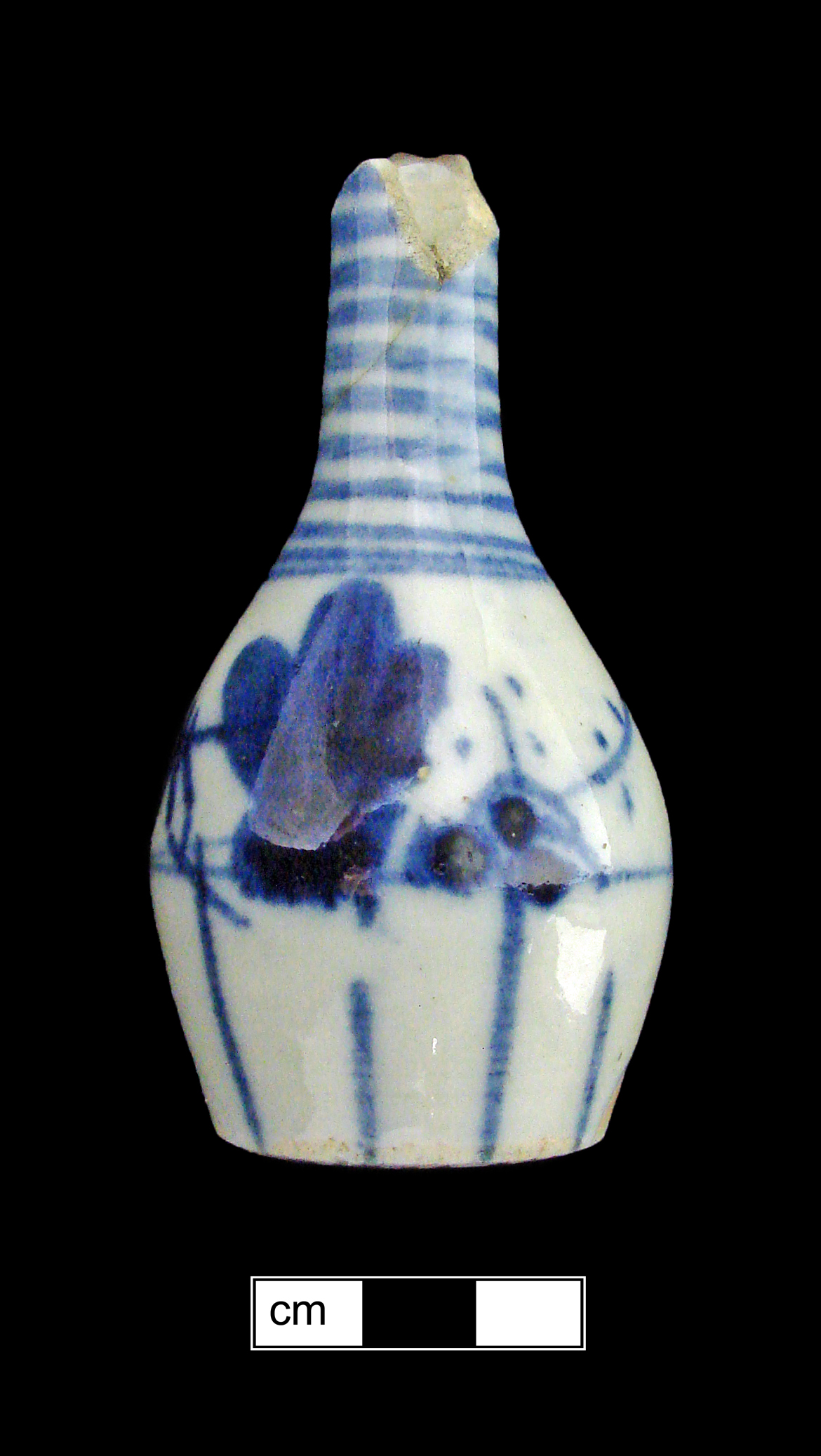 Image of Japanese hard-paste porcelain fragment.