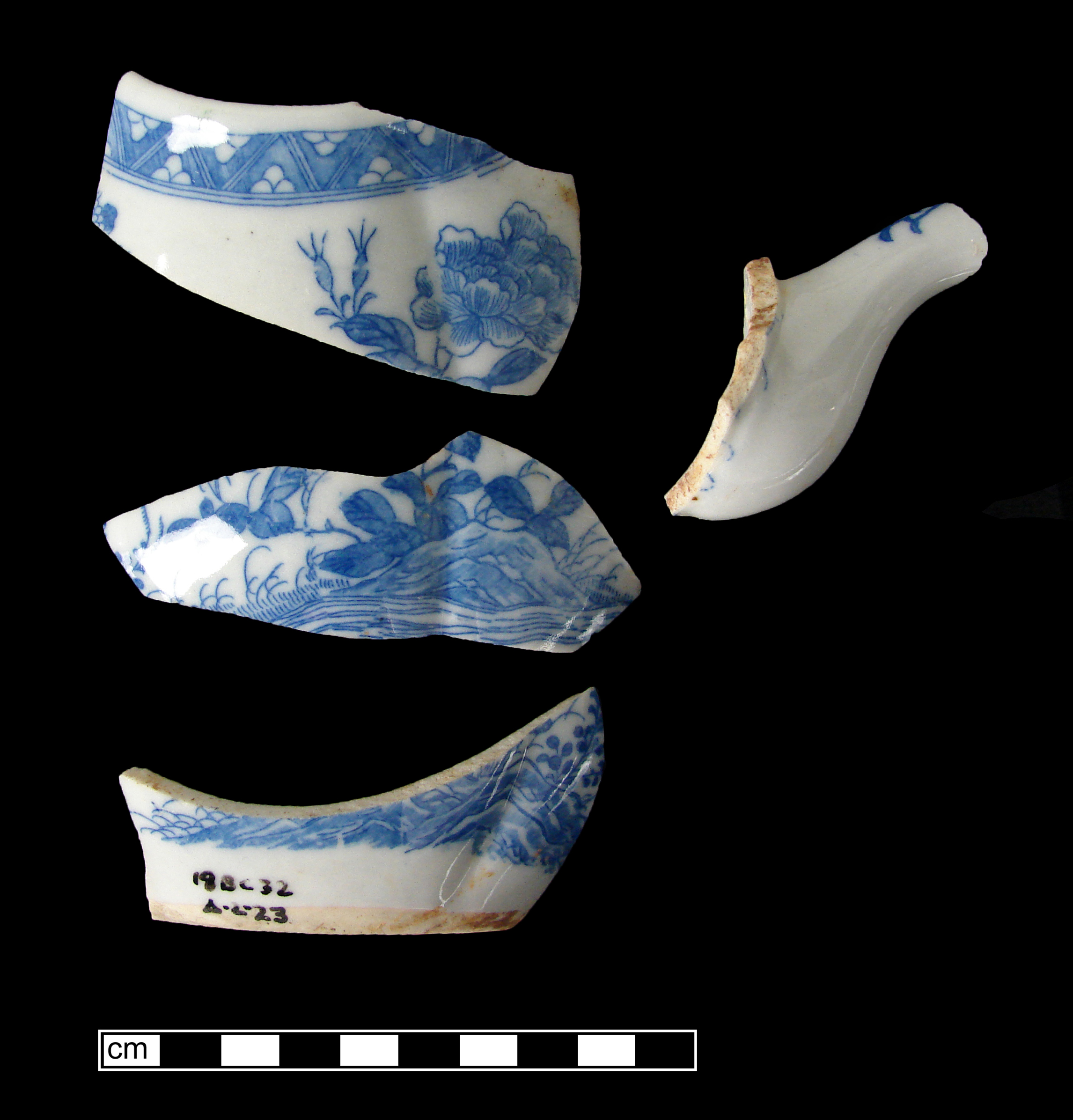 Image of Japanese hard-paste porcelain fragment.