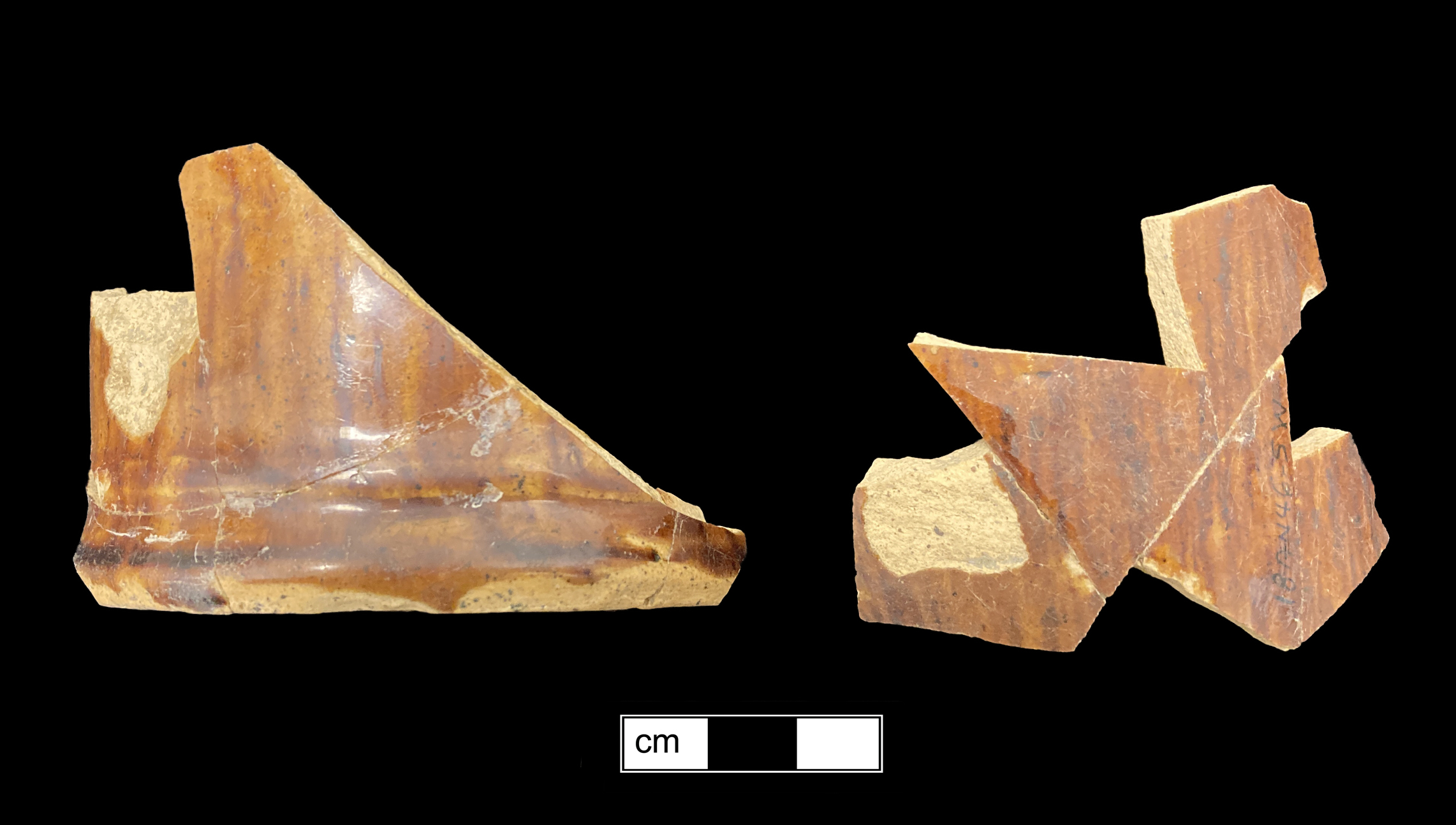 Image of manganese mottled eathenware fragment.