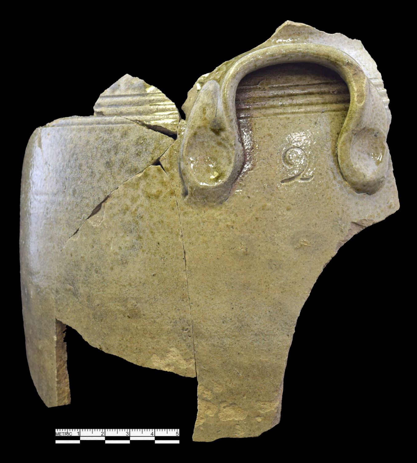 Image of North American stoneware fragment.