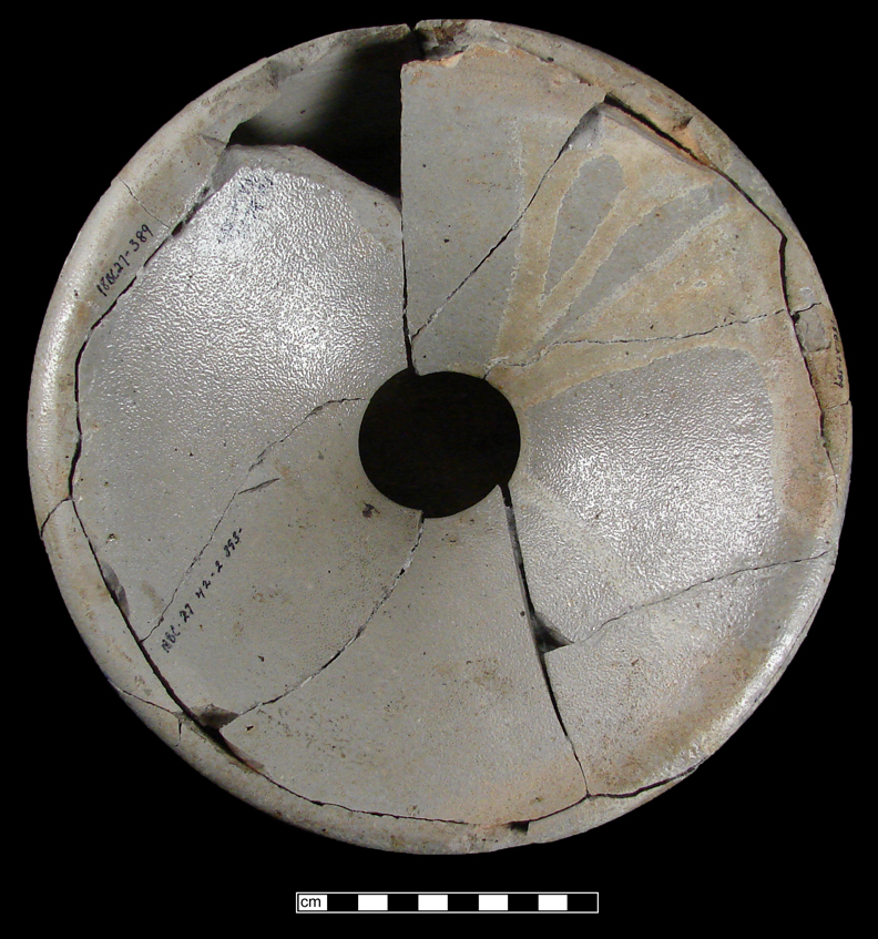 Image of North American stoneware fragment.