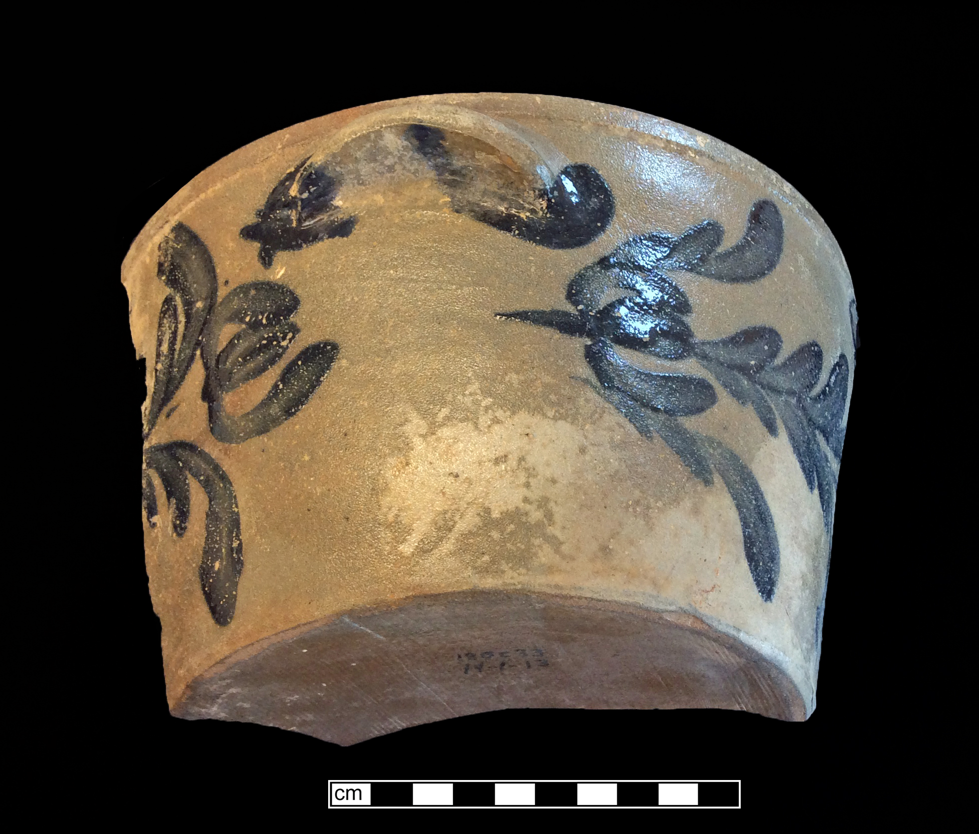 Image of North American stoneware fragment.
