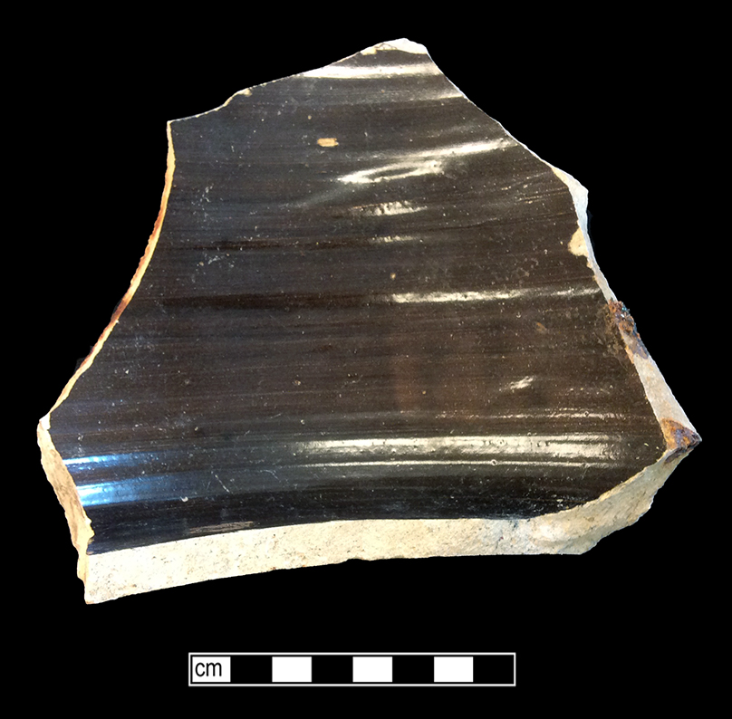Image of North American stoneware fragment.