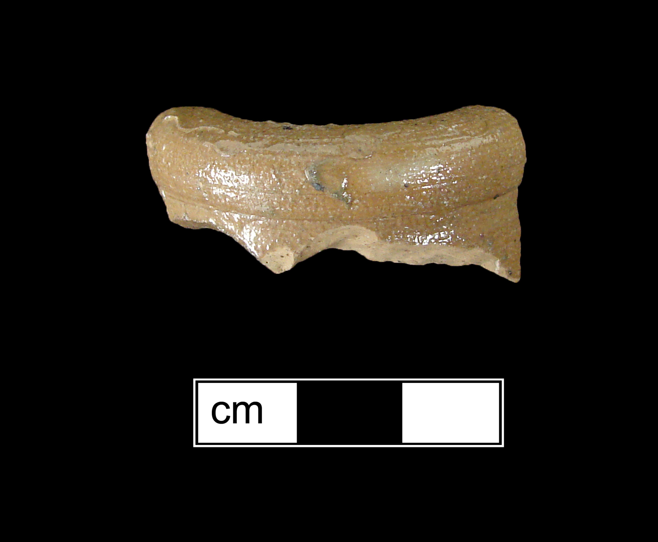 Image of North American stoneware fragment.