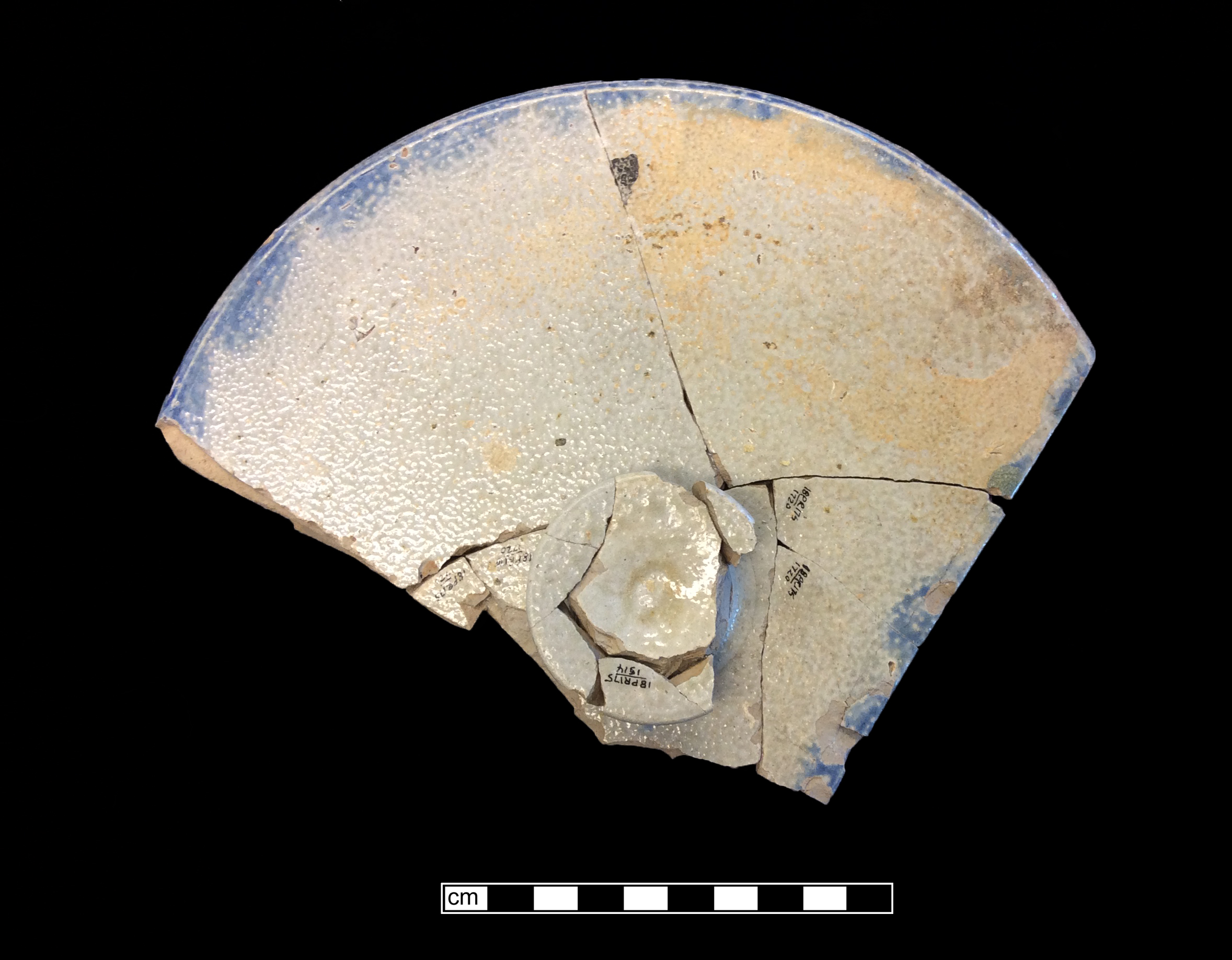 Image of North American stoneware fragment.