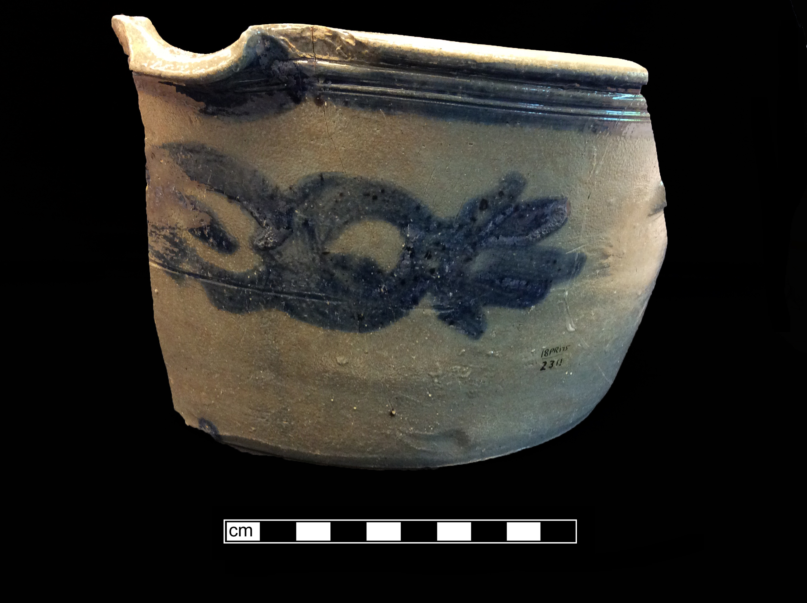 Image of North American stoneware fragment.