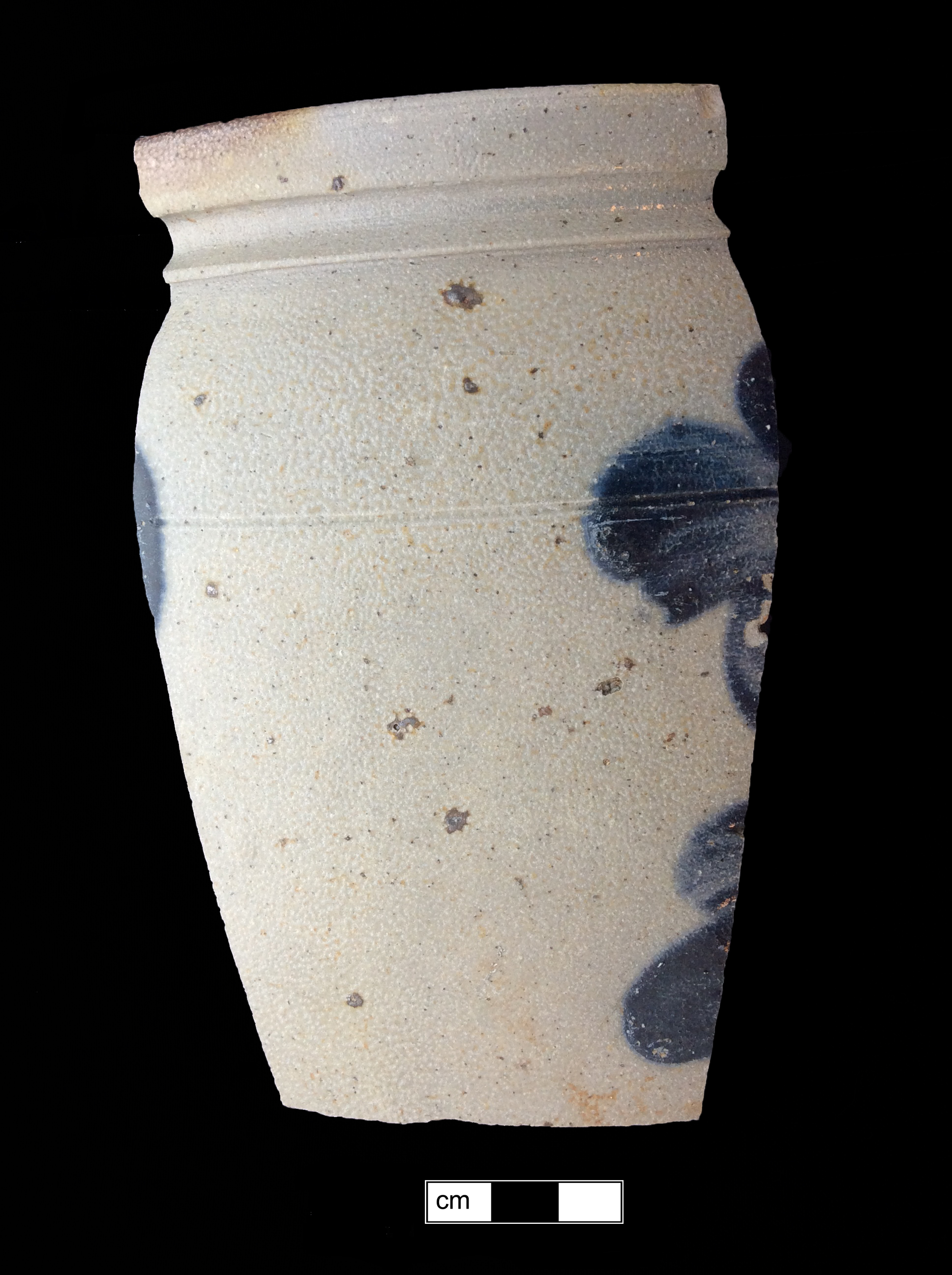 Image of North American stoneware fragment.