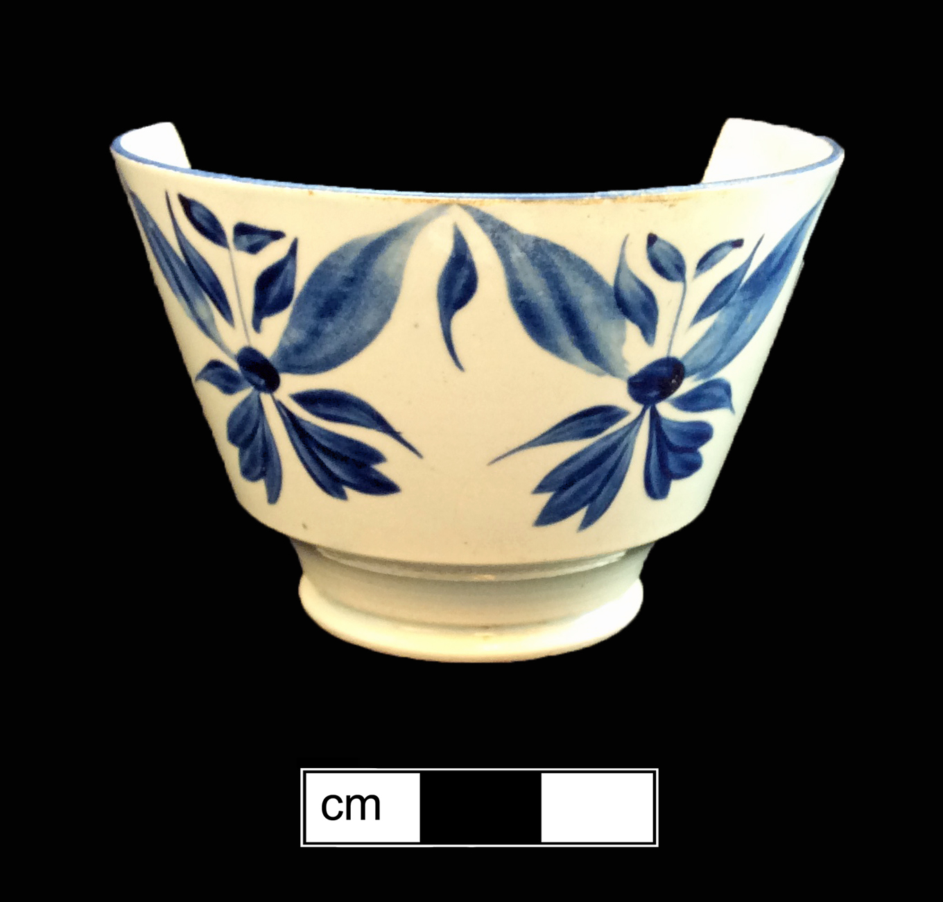 Image of painted earthenware fragment.