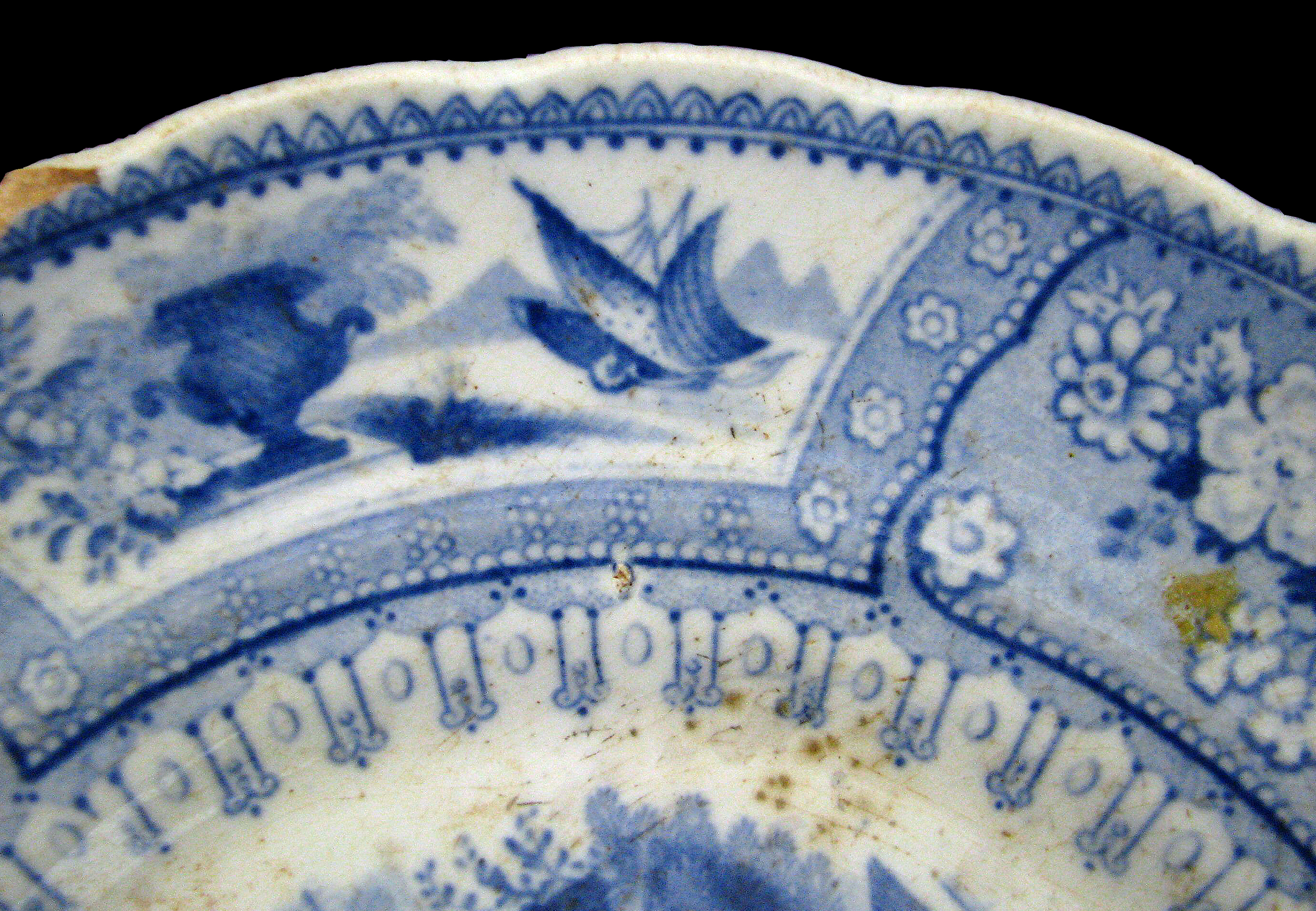 Image of printed earthenware fragment.